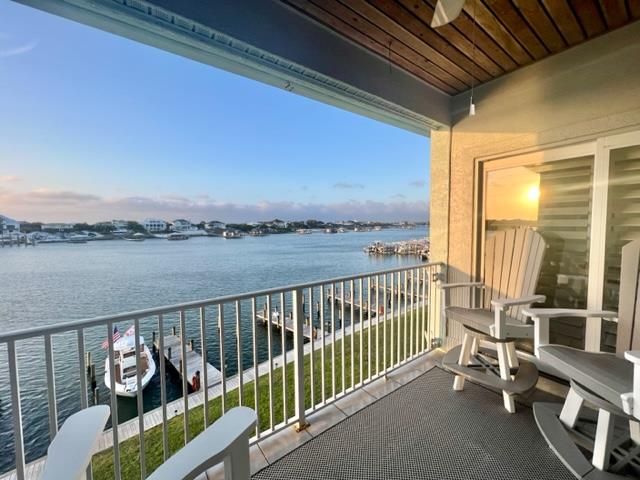 Dolphin Harbor 3H 30