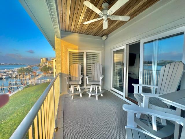 Dolphin Harbor 3H 31