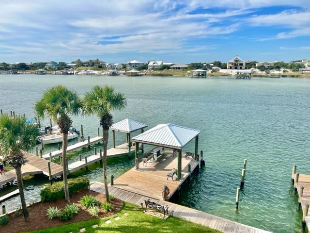 Dolphin Harbor 3H 39