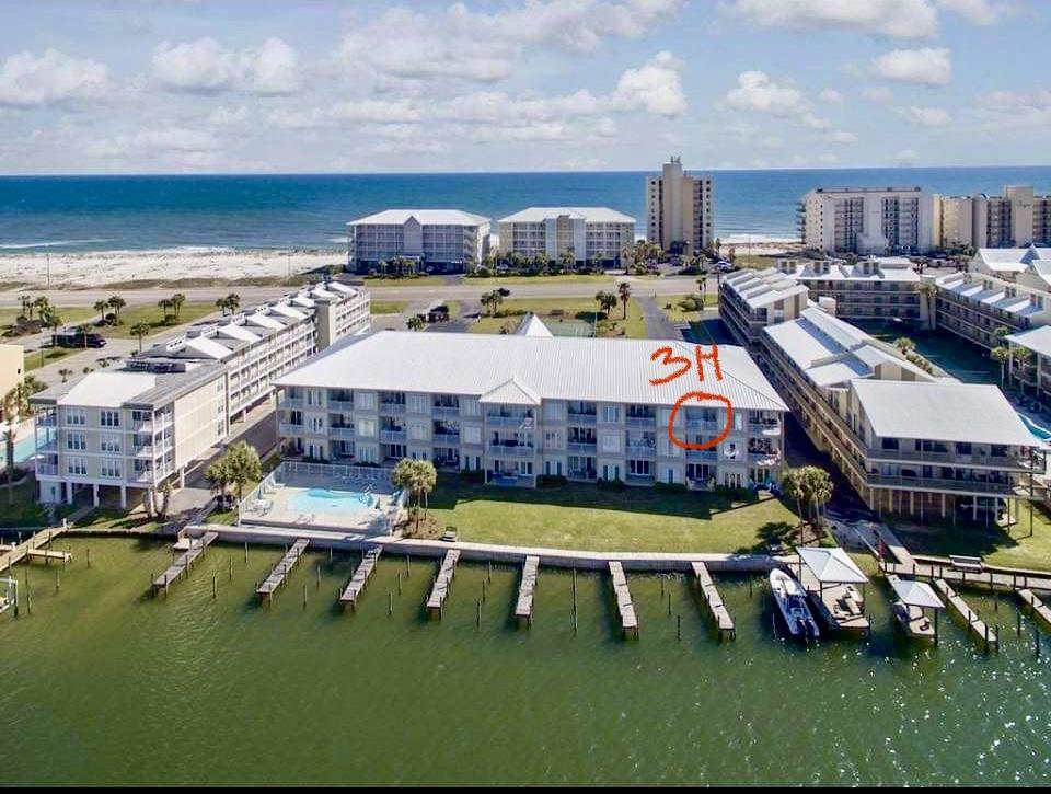 Dolphin Harbor 3H 46