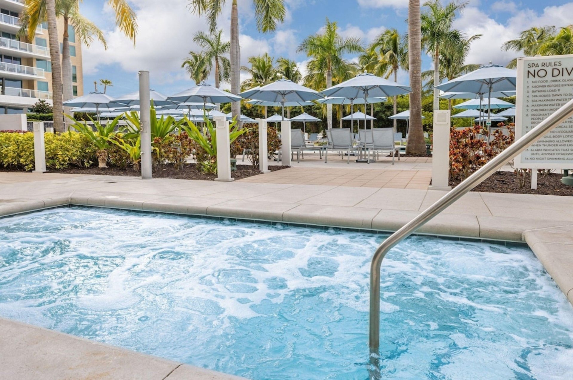 The hot tub at Marriotts Crystal Shores in Marco Island, Florida