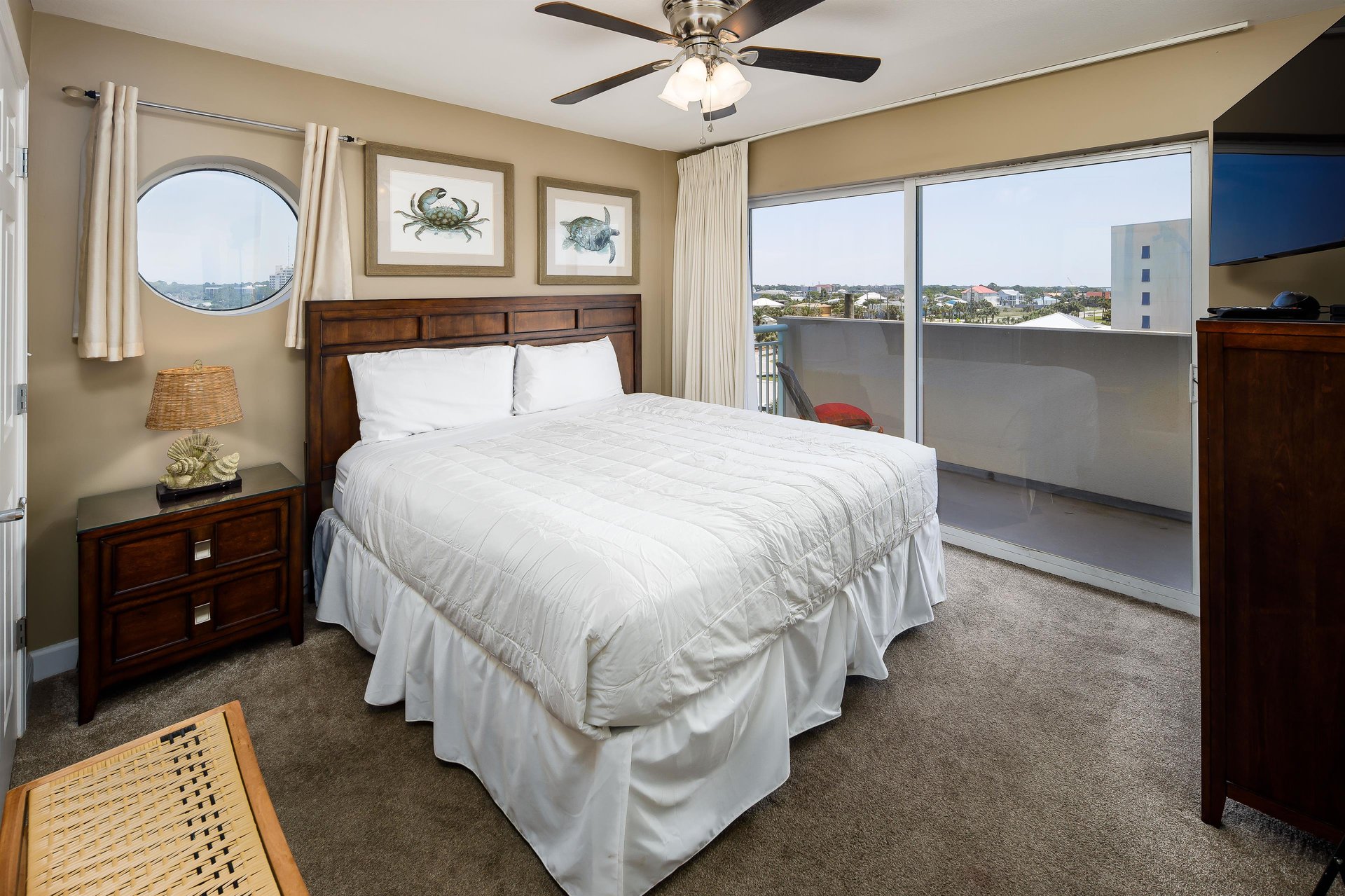 Relaxation is easy in Pelican Isle 401