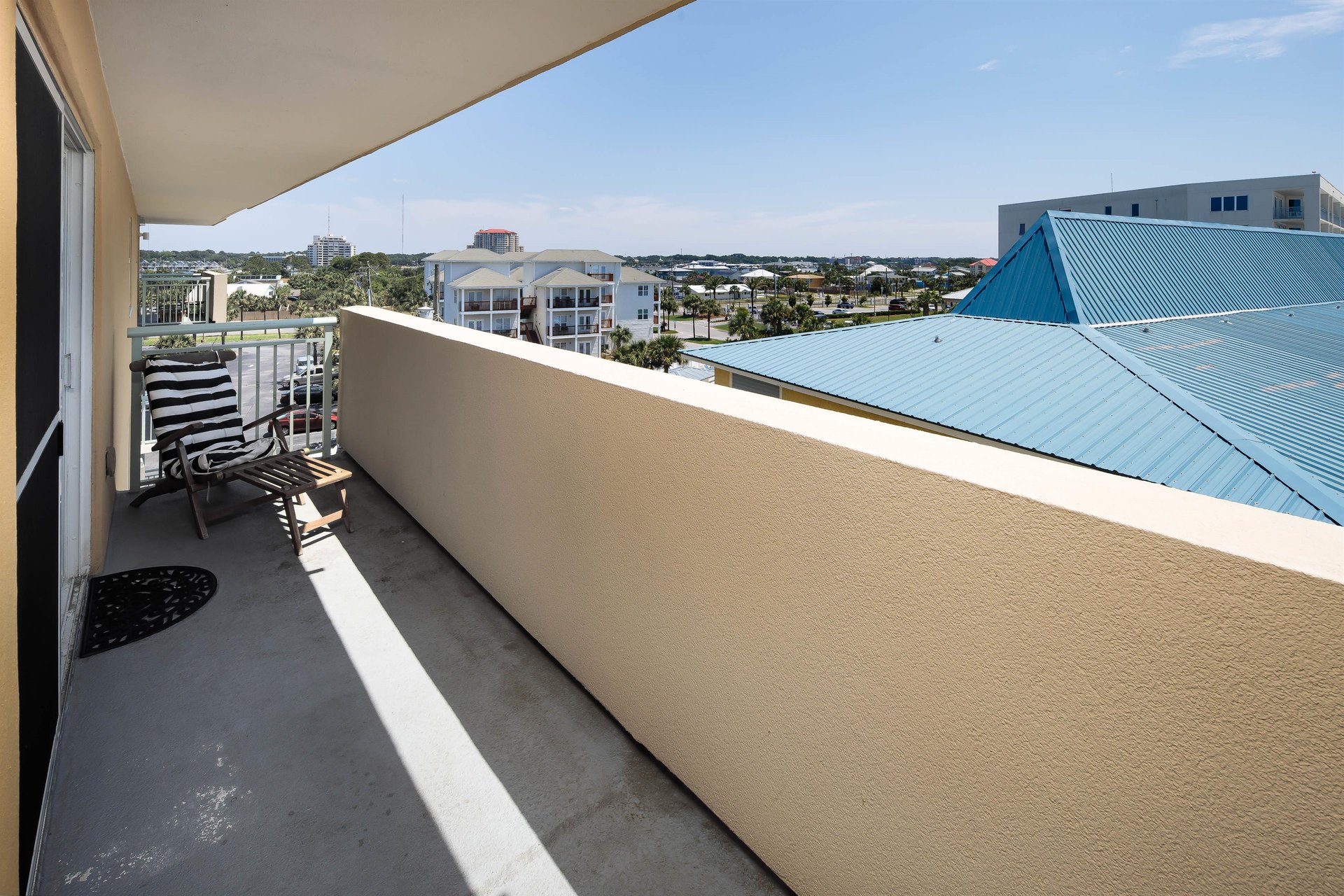 Wrap around balcony