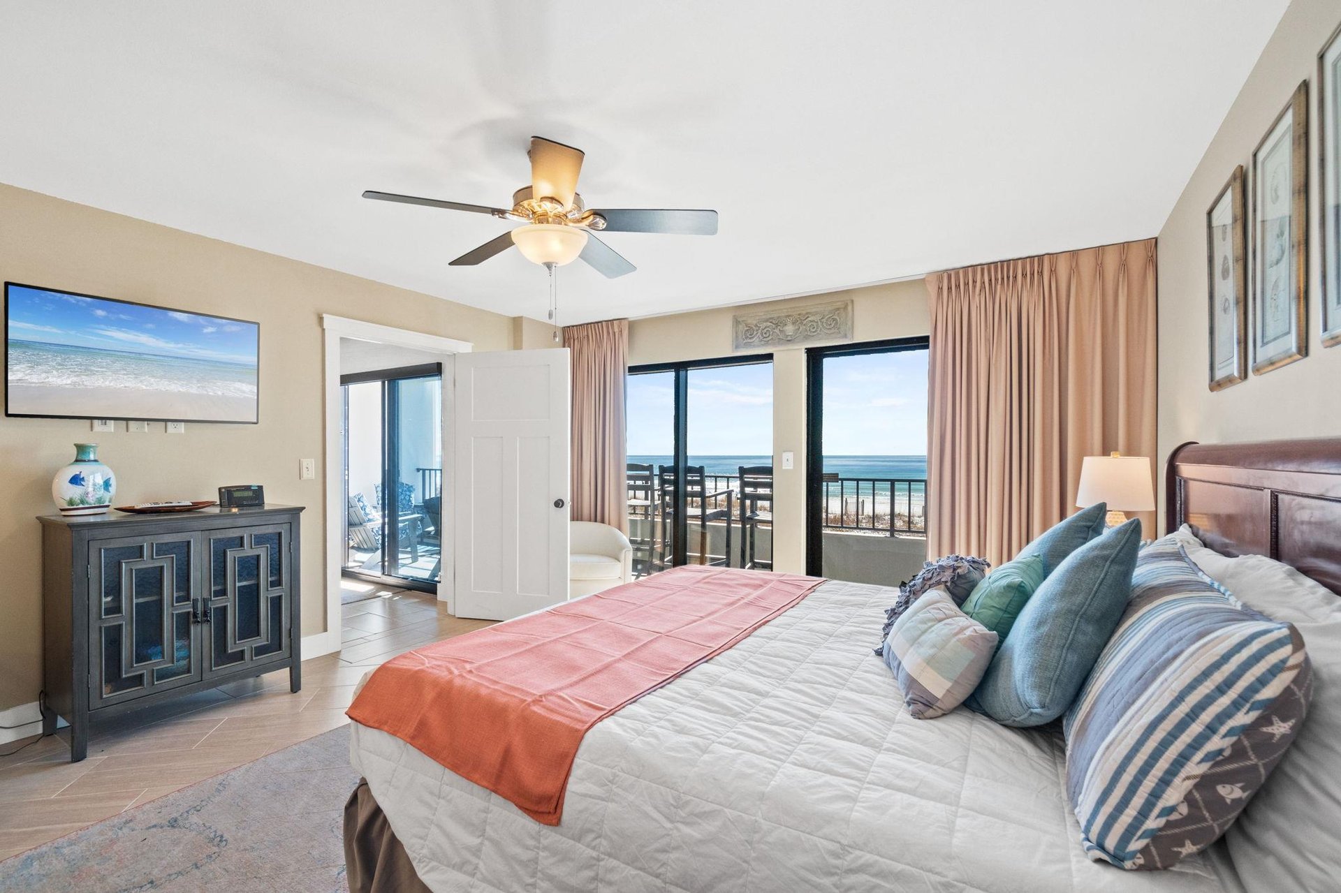 Wake up to the amazing view of the beautiful Gulf of Mexico