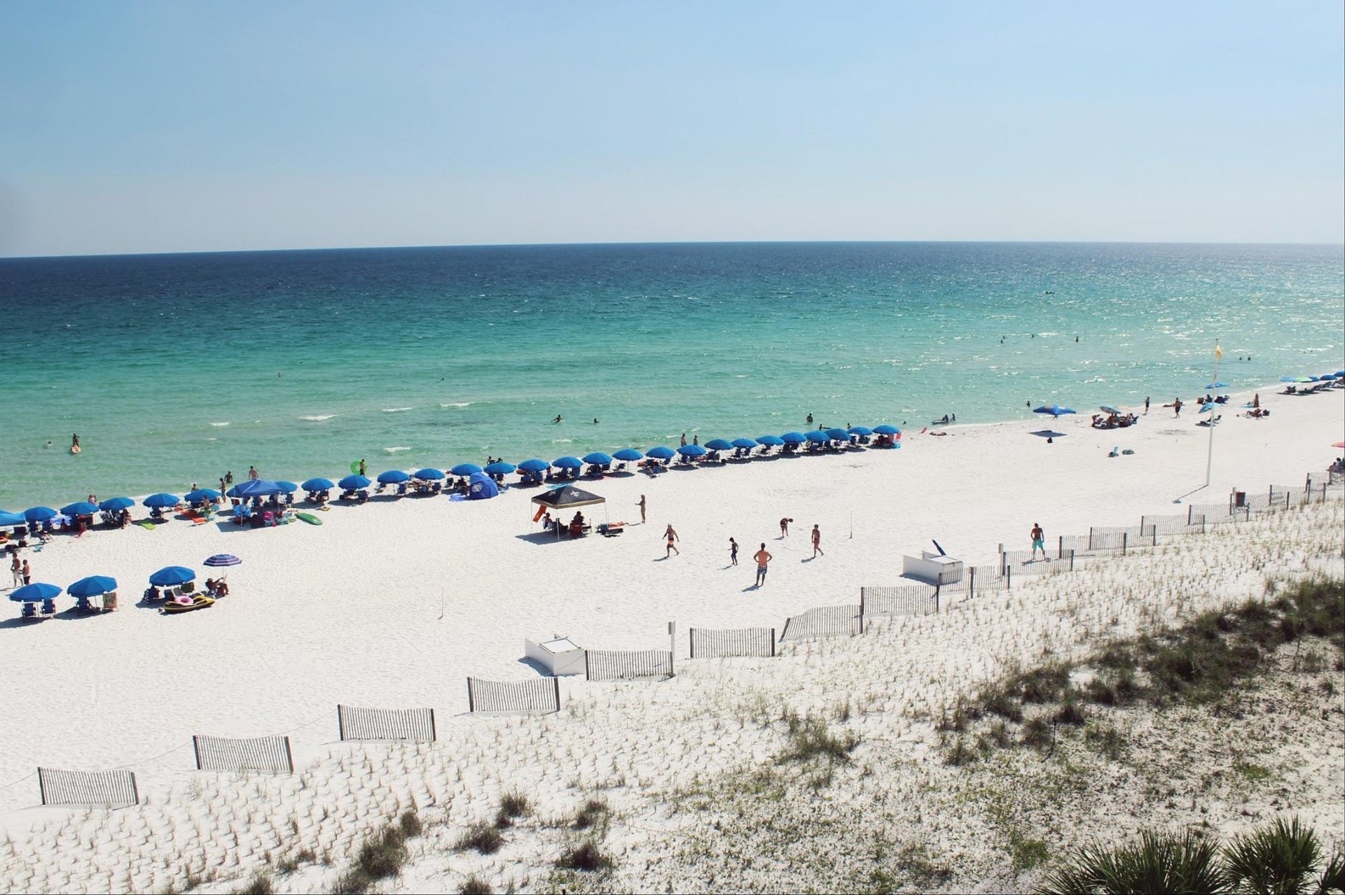 COMPLIMENTARY BEACH SERVICE  We kicked it up a notch Mar  Oct