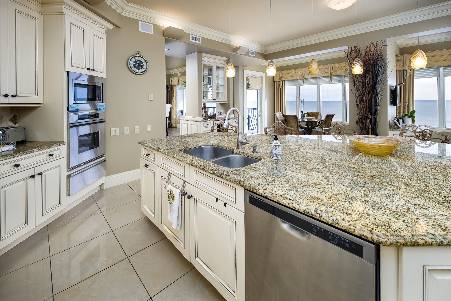 Fanciness is the theme throughout this penthouse...even while cooking you get to experience topnotch everything