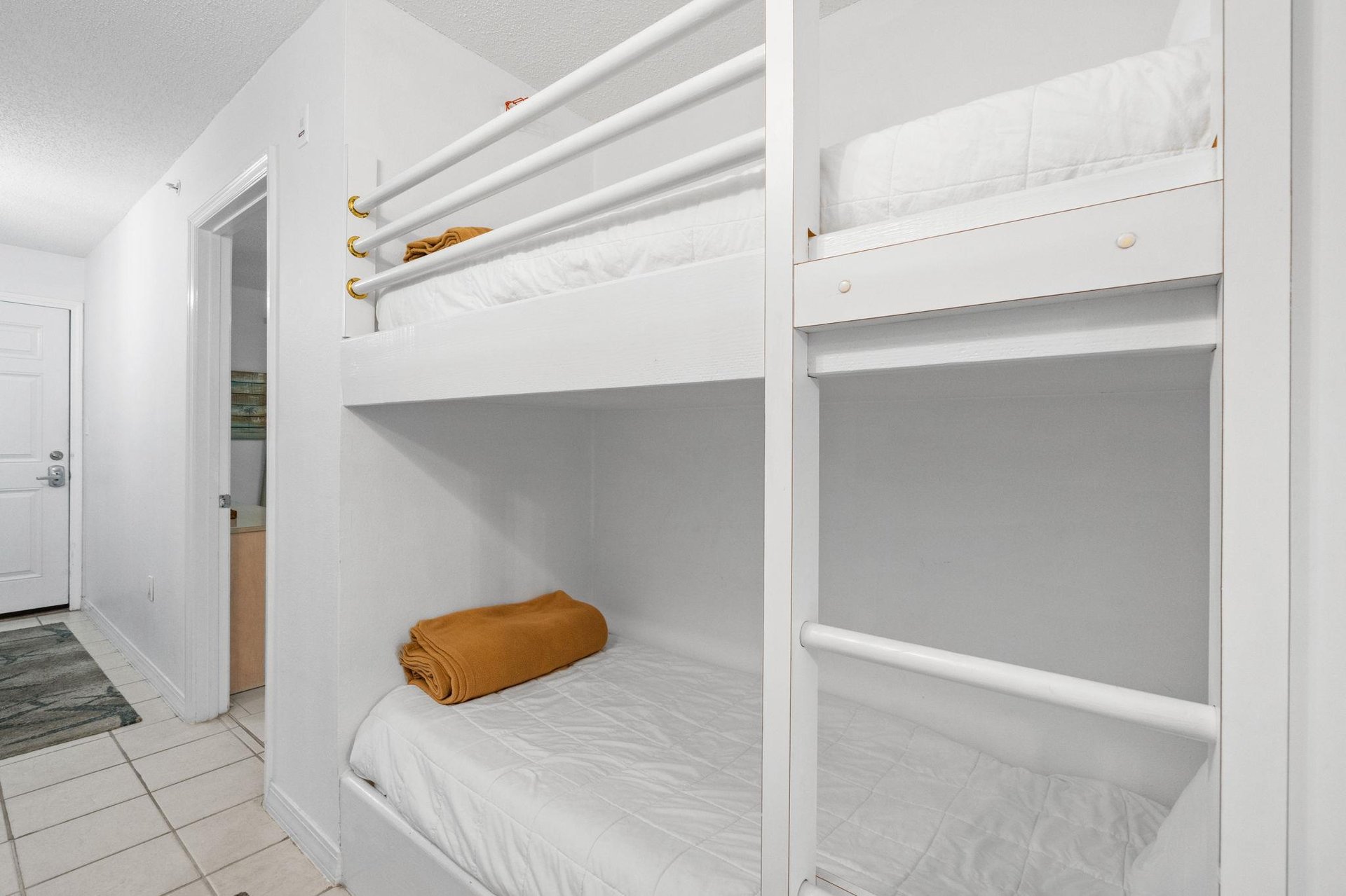 Extra sleep area for guests.