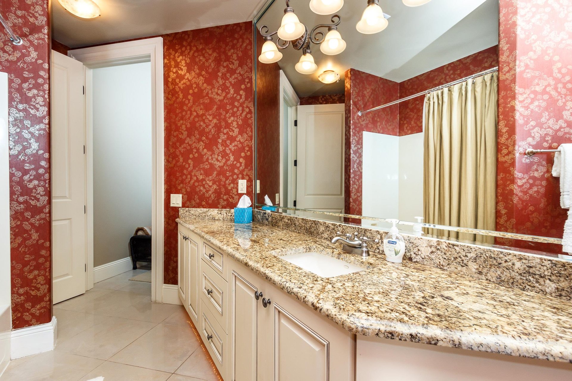 En suite bathroom for second guest bedroom exquisitely designed, ample space for prepping oneself for all occasions