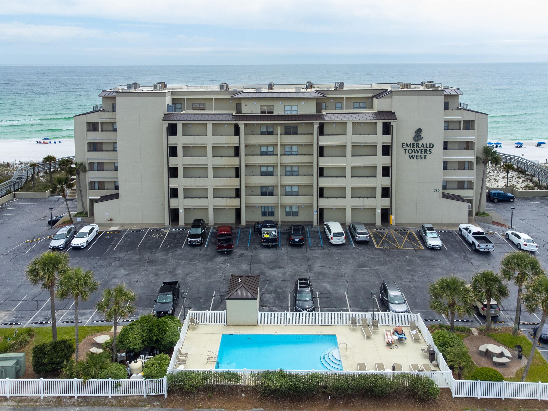 The Emerald Towers West was built in 1997 and features forty 1,2 and 3 bedroom units