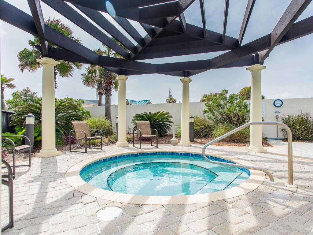 Prioritize some relaxation in the hot tub after an eventful day of shopping, activities and more