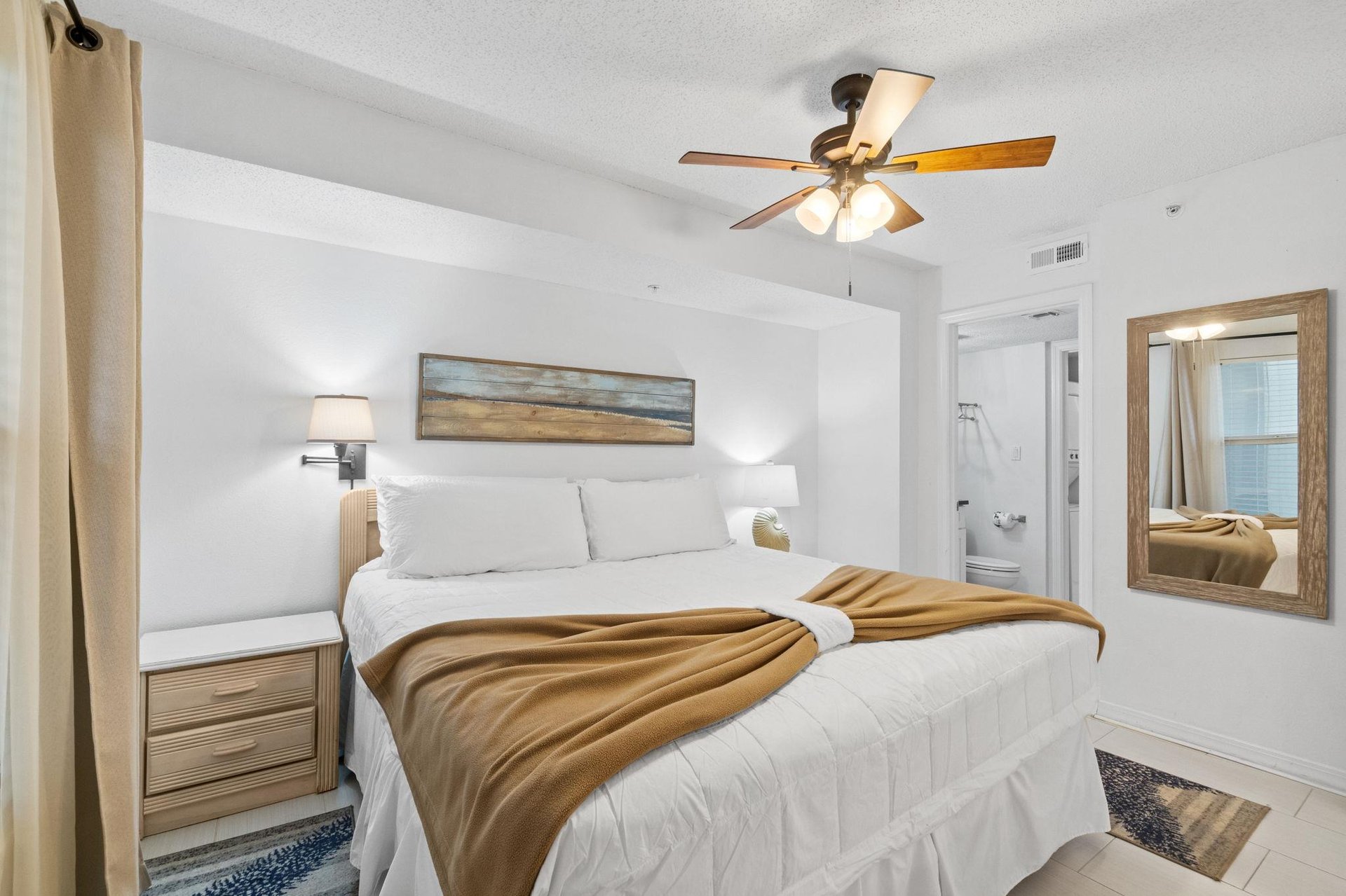 Eat beach sleep repeat, after a fun filled day of beach side play it is time to unwind in this comfy king sized bed.
