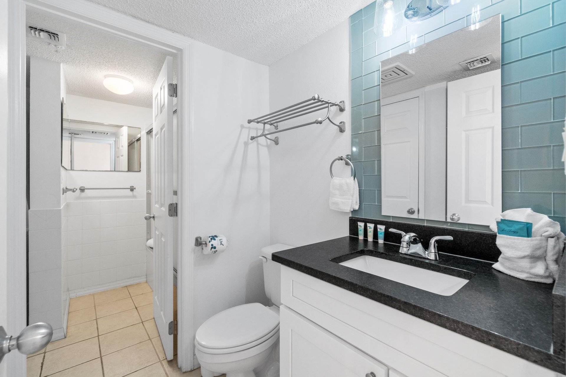 This bonus 12 bath gives you just the right amount of extra vanity space
