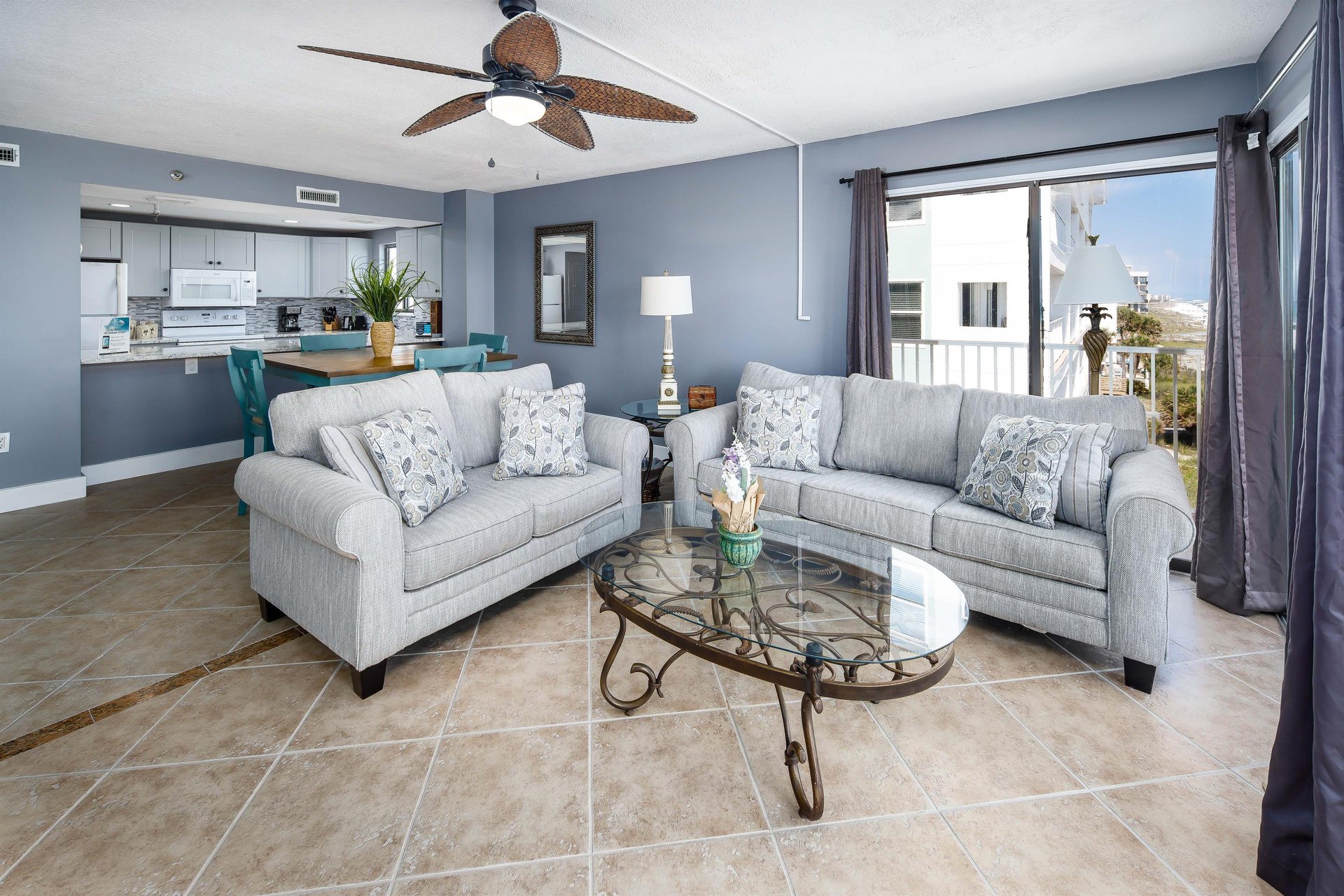 Gather the family in the beach front living room and make some memories that will last a
lifetime