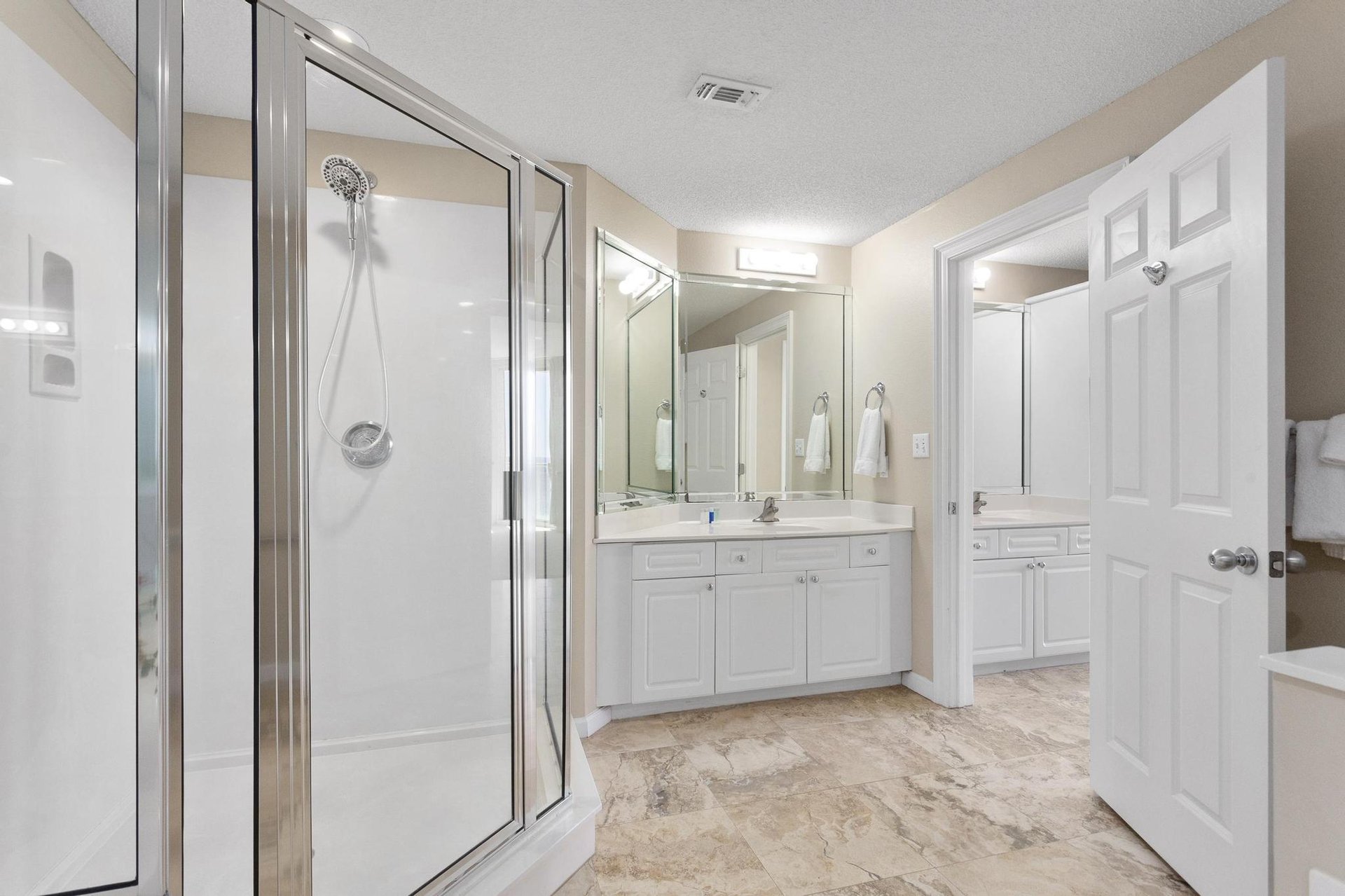 The Pearl of Navarre 701 25