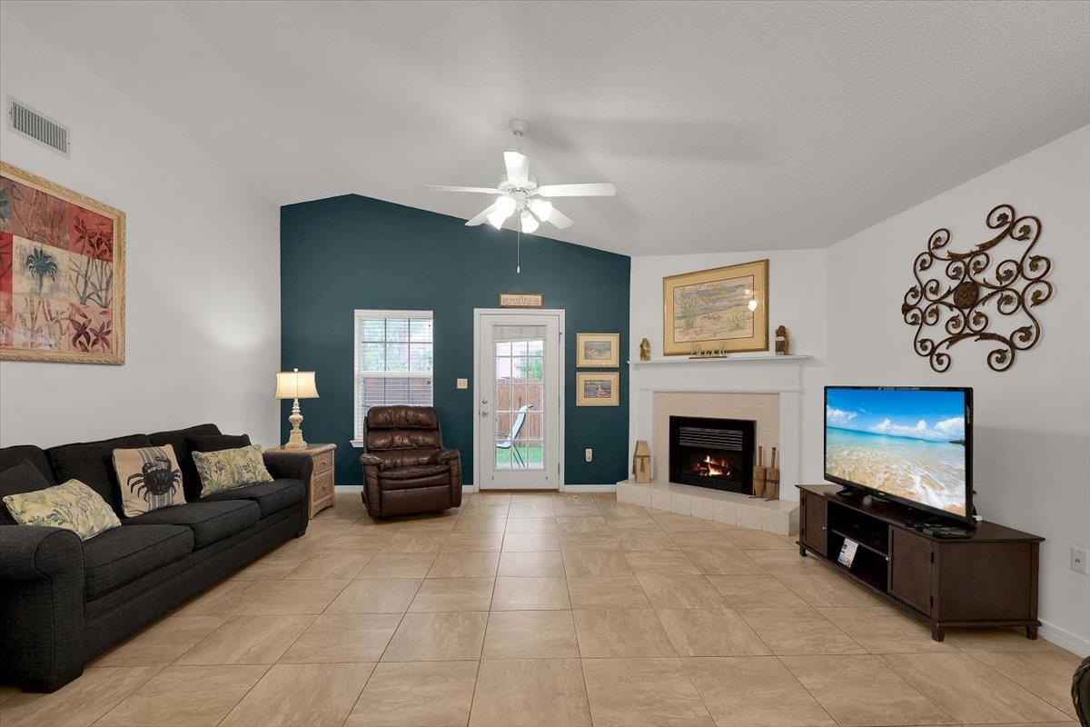 Fins to the Right 11