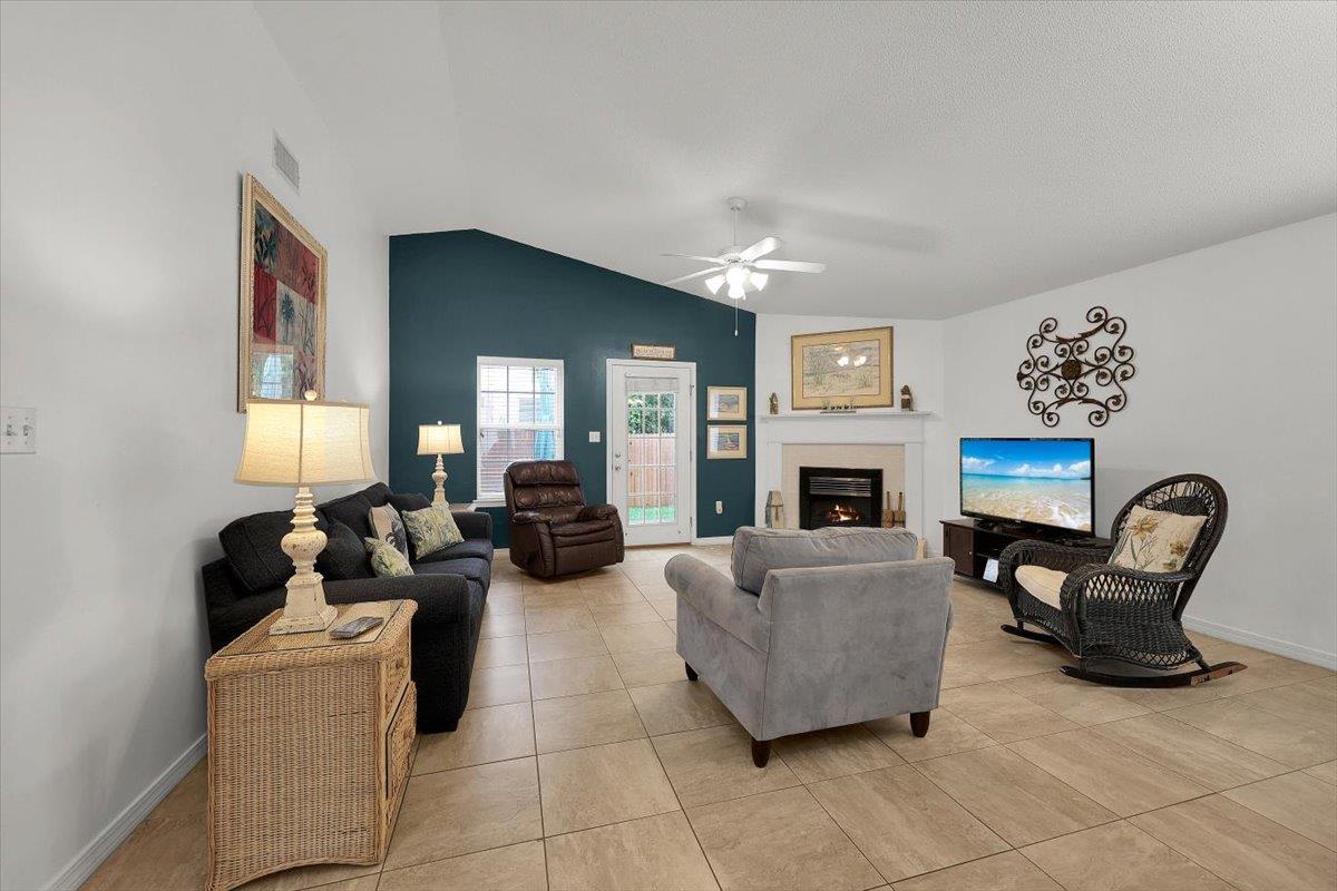 Fins to the Right 13