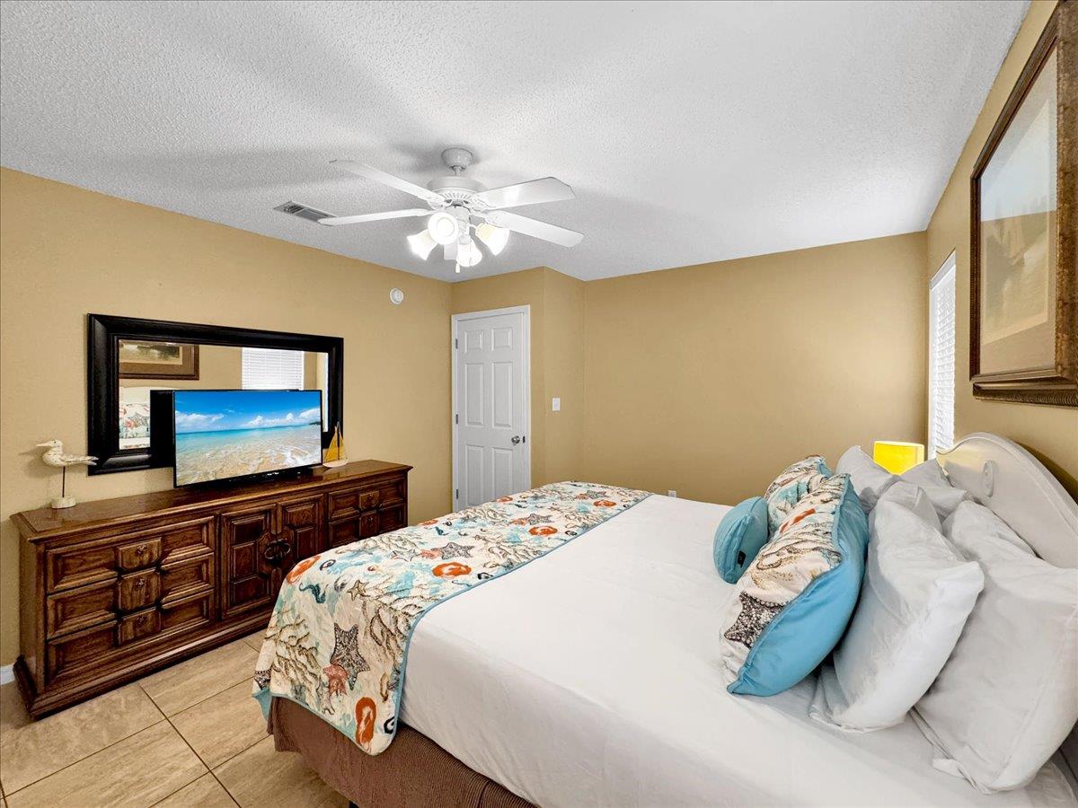 Fins to the Right 18