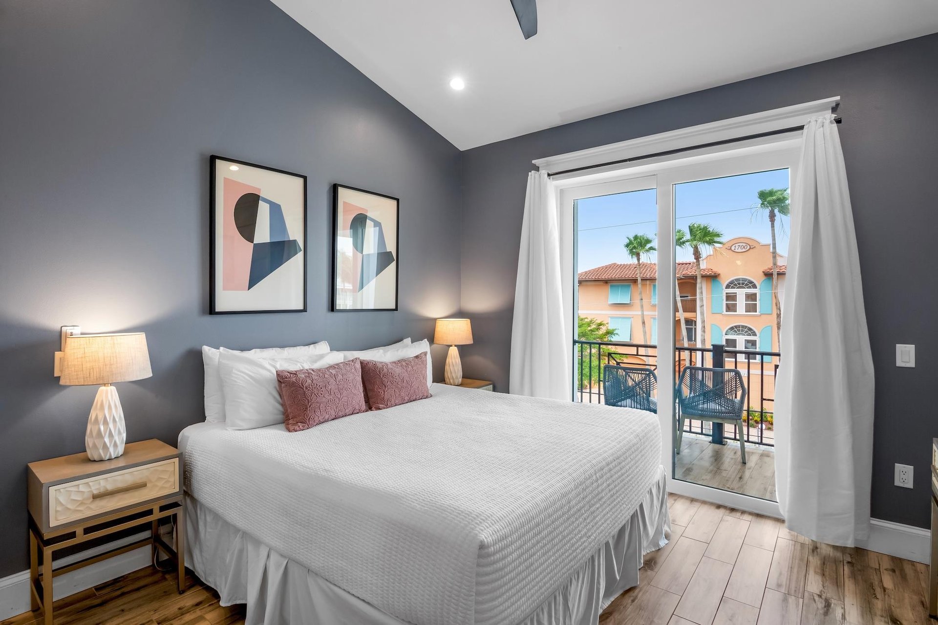 Second Bedroom, King