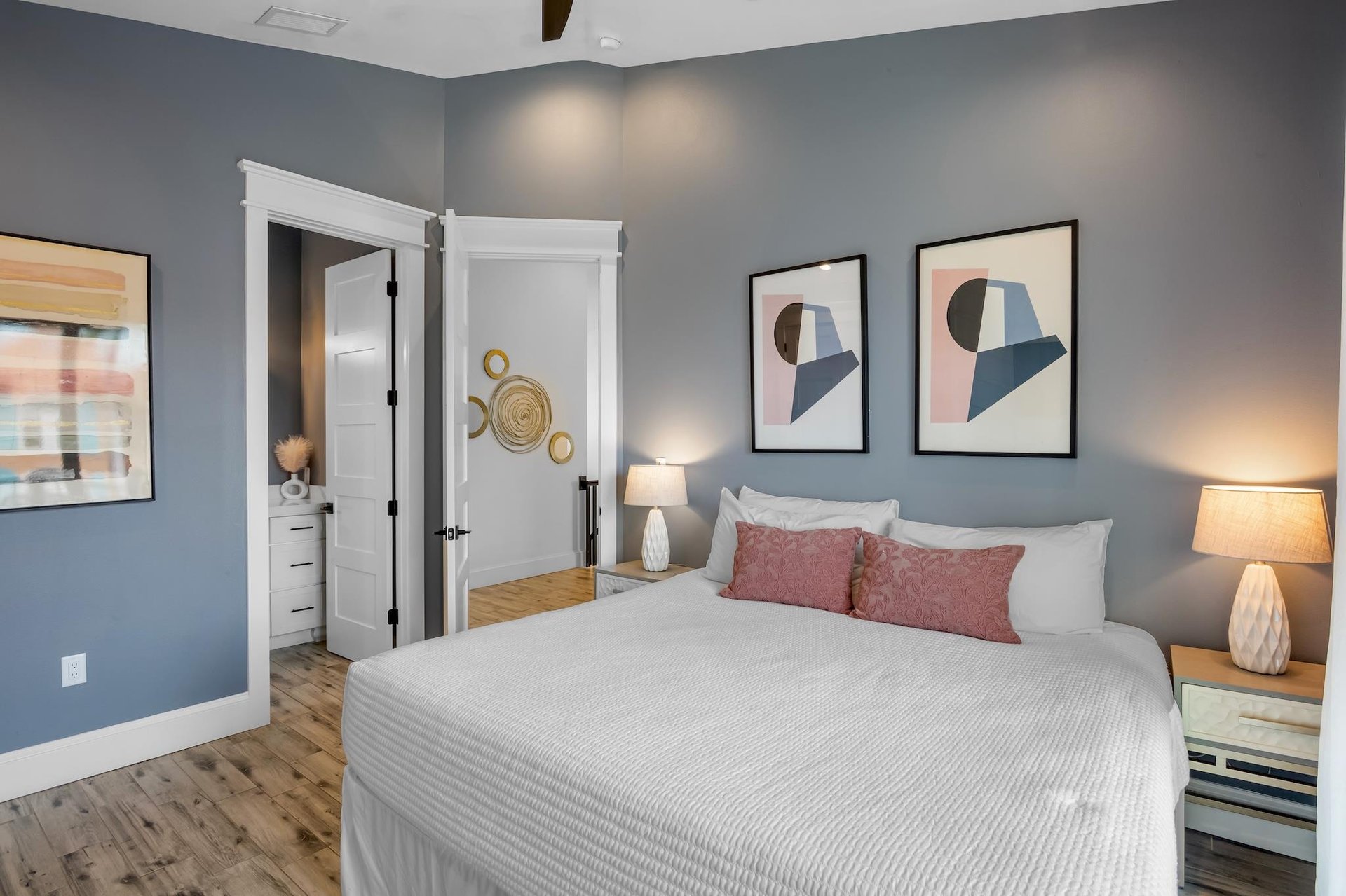 Second Bedroom, King