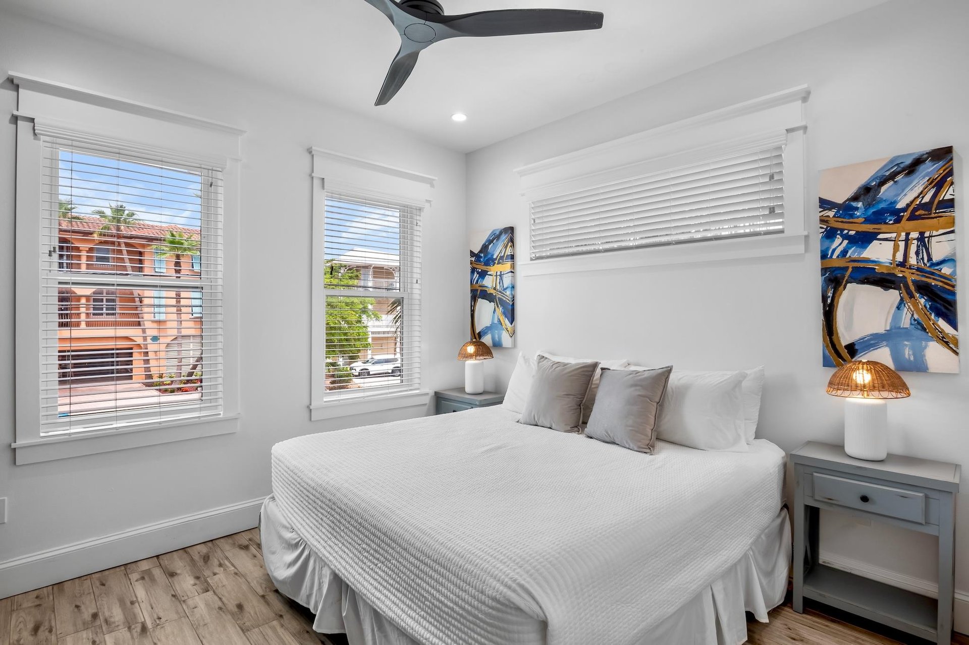 Sixth Bedroom, King