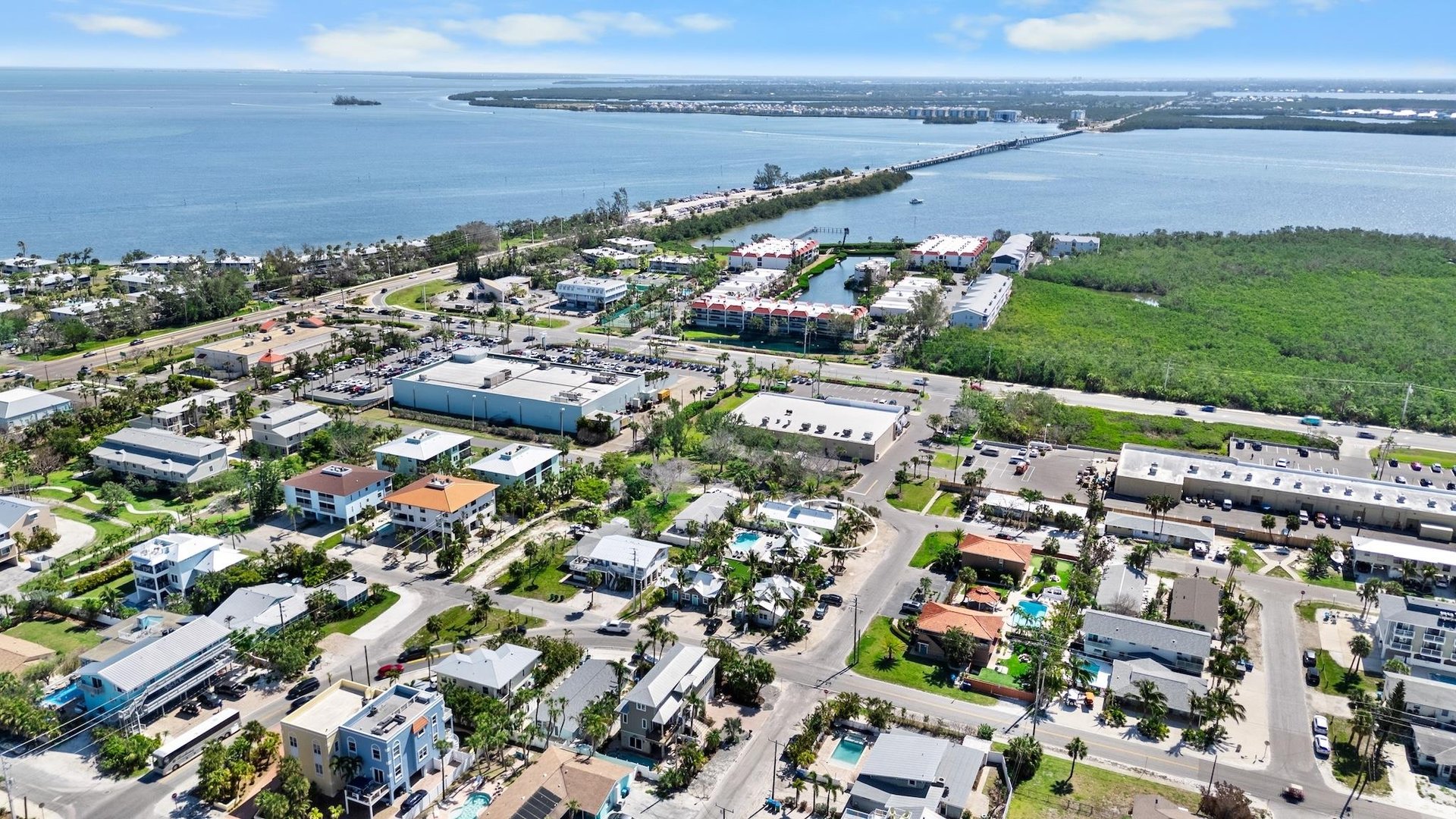 Villa 7 AMI Lime Fish by AMI Locals