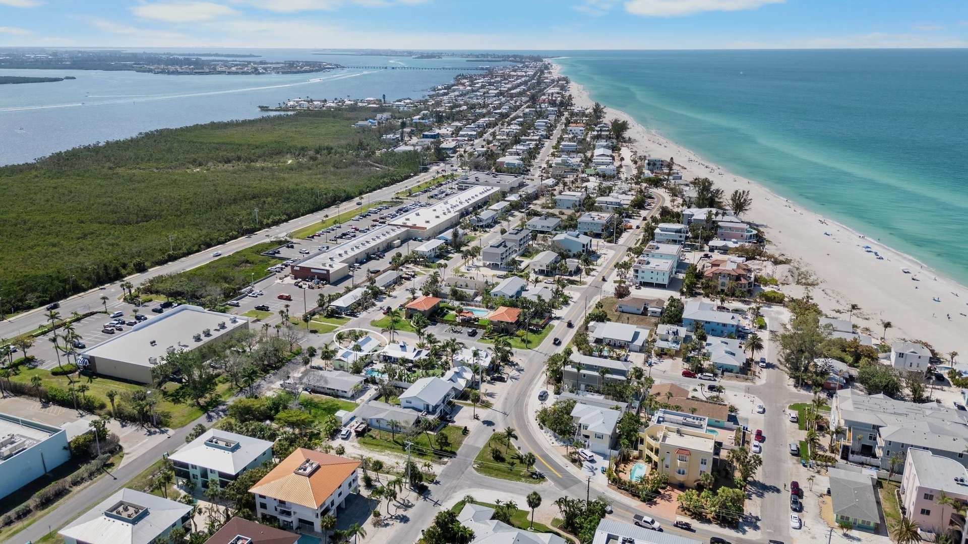 Villa 7 AMI Lime Fish by AMI Locals