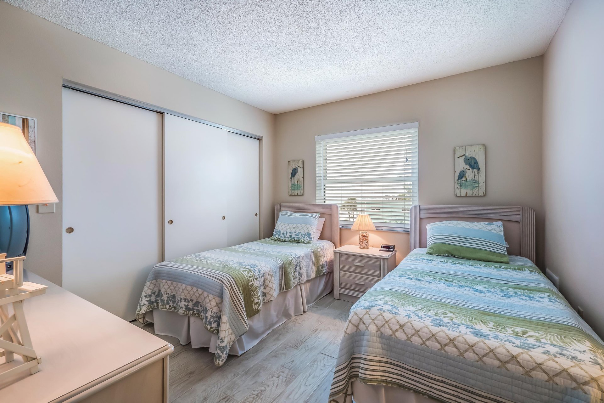 Additional Bedroom  Two Twins