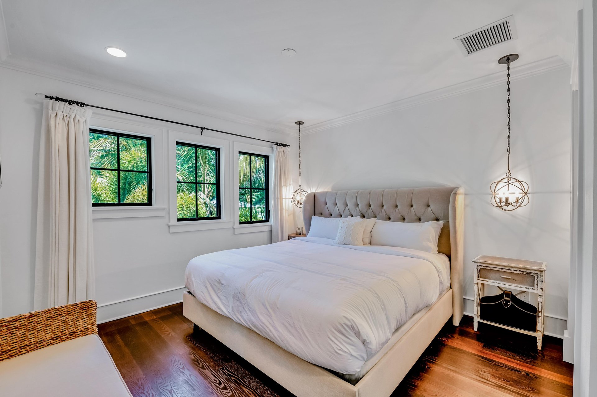 Second Bedroom, King
