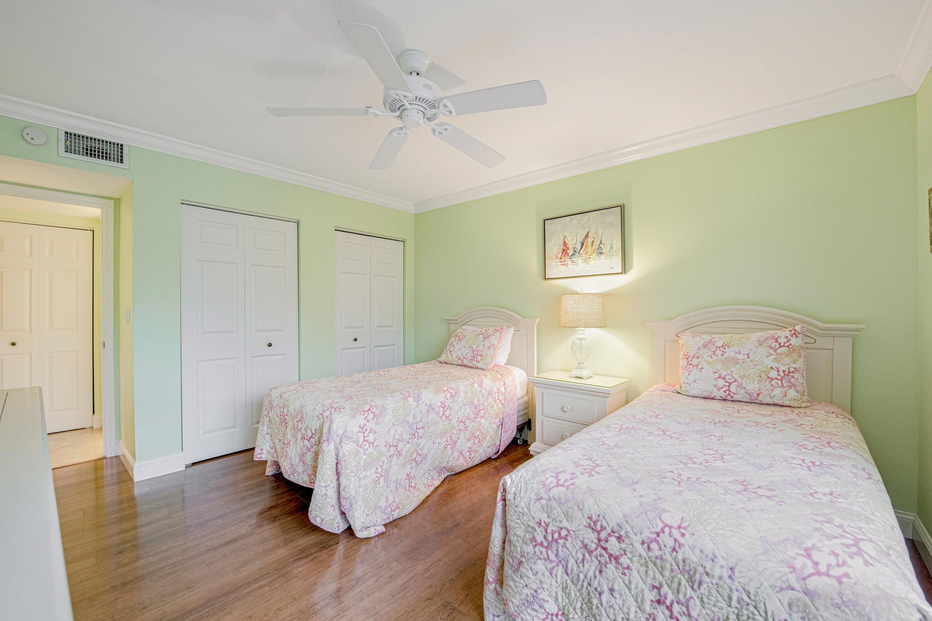 Second Bedroom  Two Twins