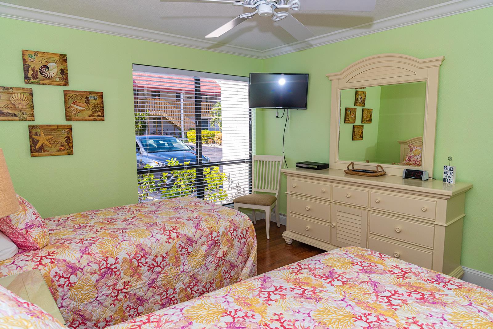 Second Bedroom  Two Twins