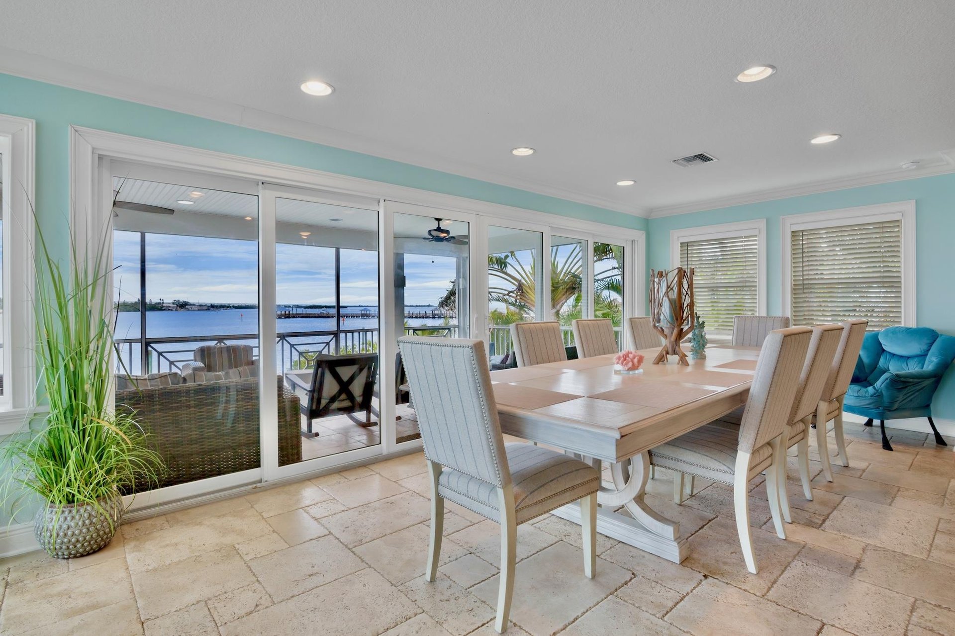 Dining  Balcony Views