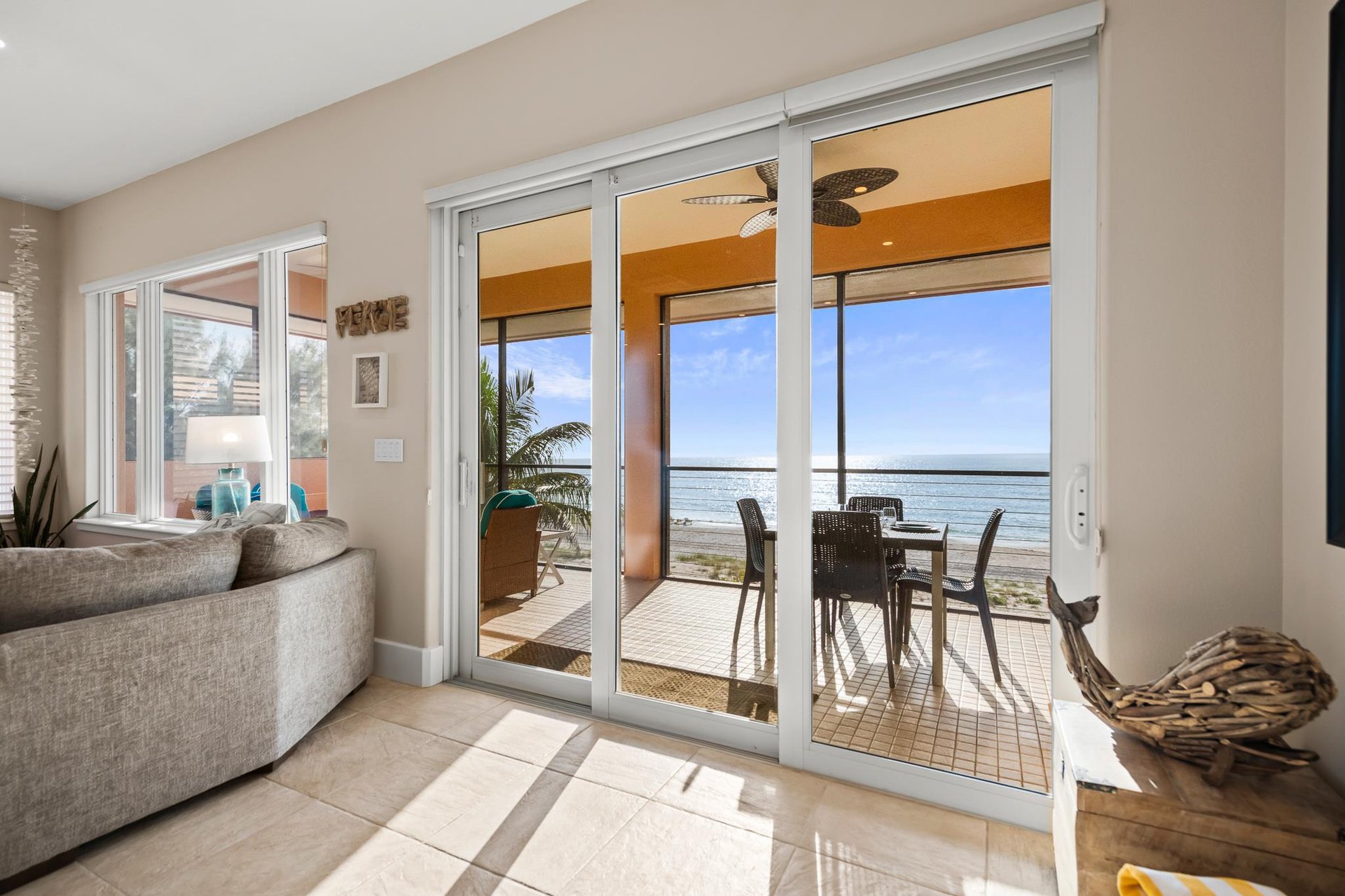 Balcony with dining area