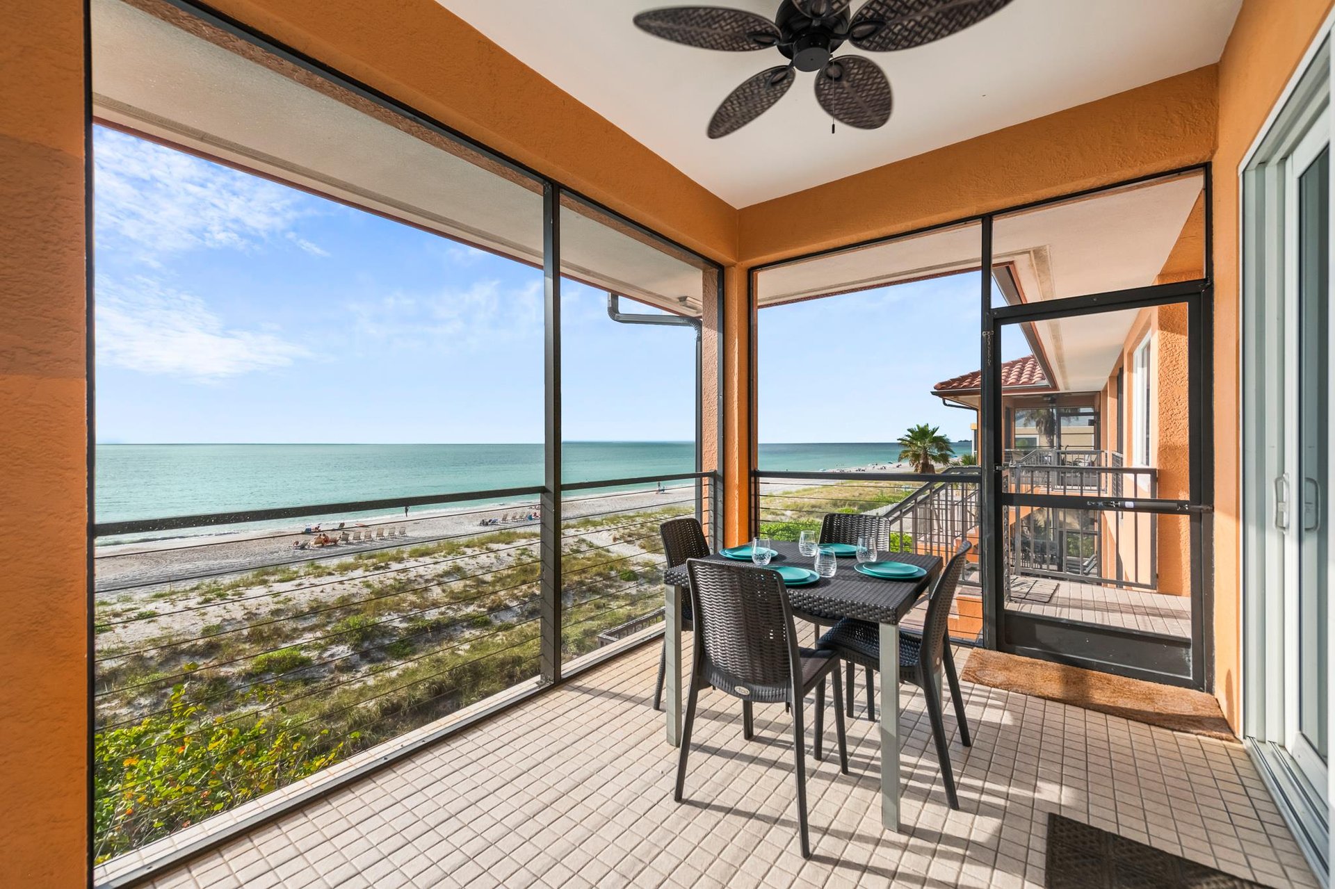Balcony  Outdoor Dining