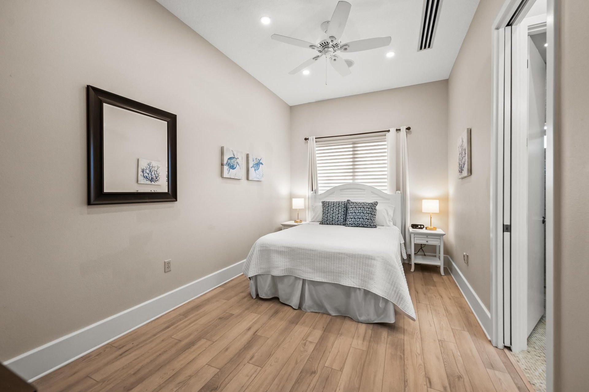 Second Bedroom, Queen