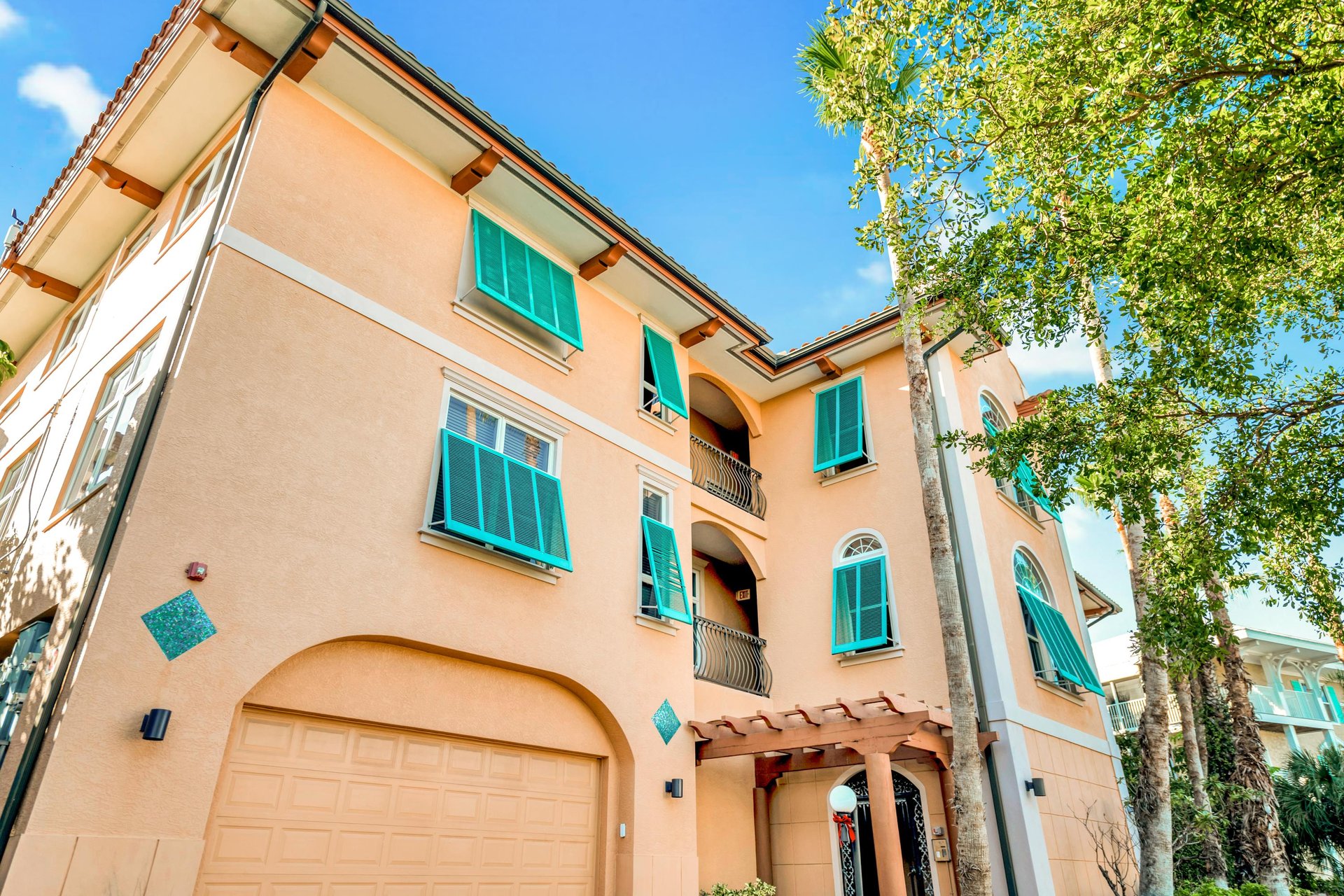 Exterior of Bradenton Beach Club Unit E Building View