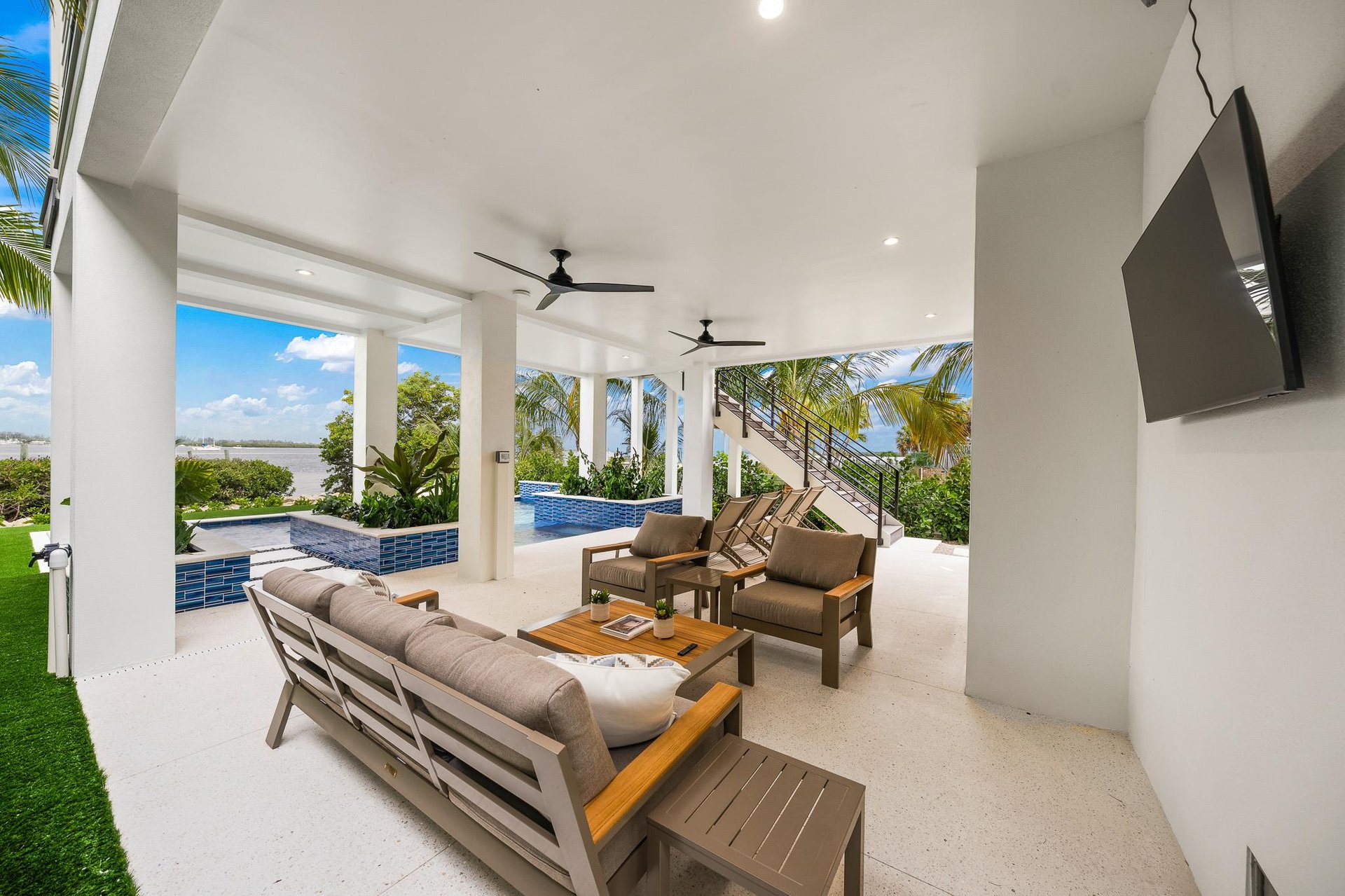 OpenAir Living Lounge