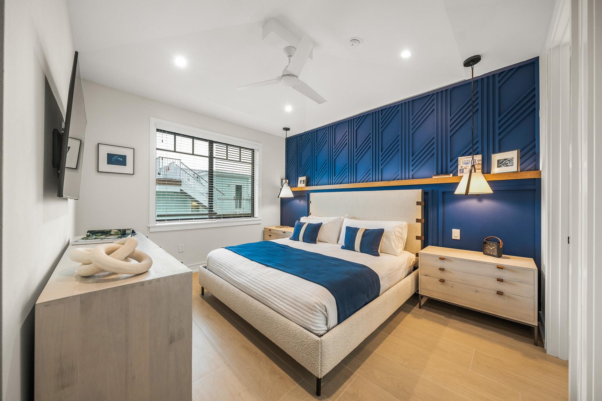 Bedroom 4 – King