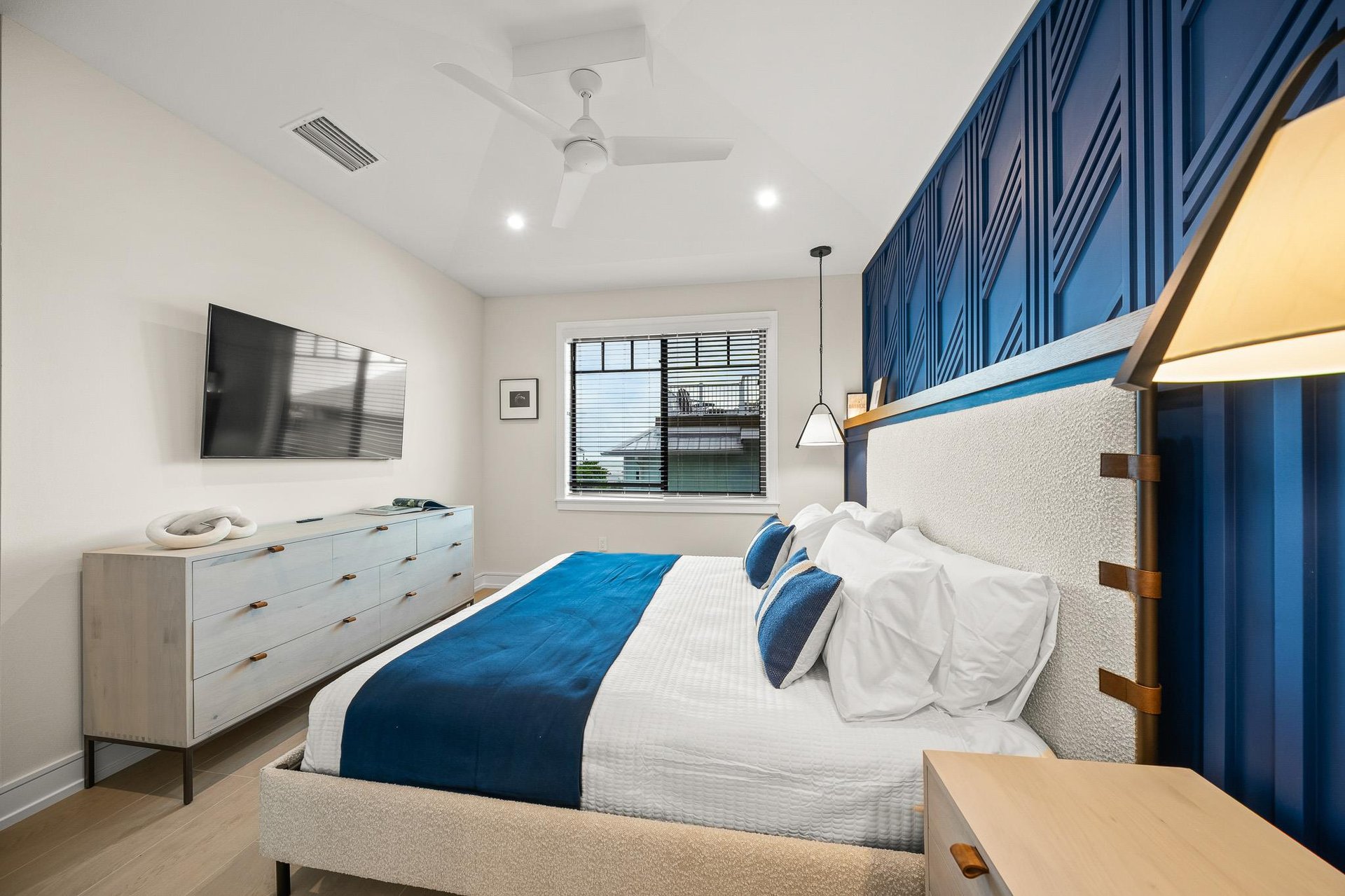 Bedroom 4 – King