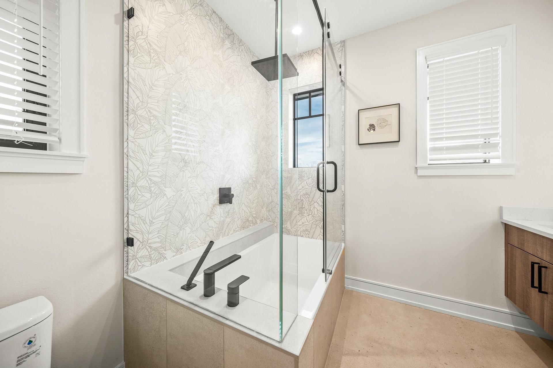 Soaking Tub and Rainshower