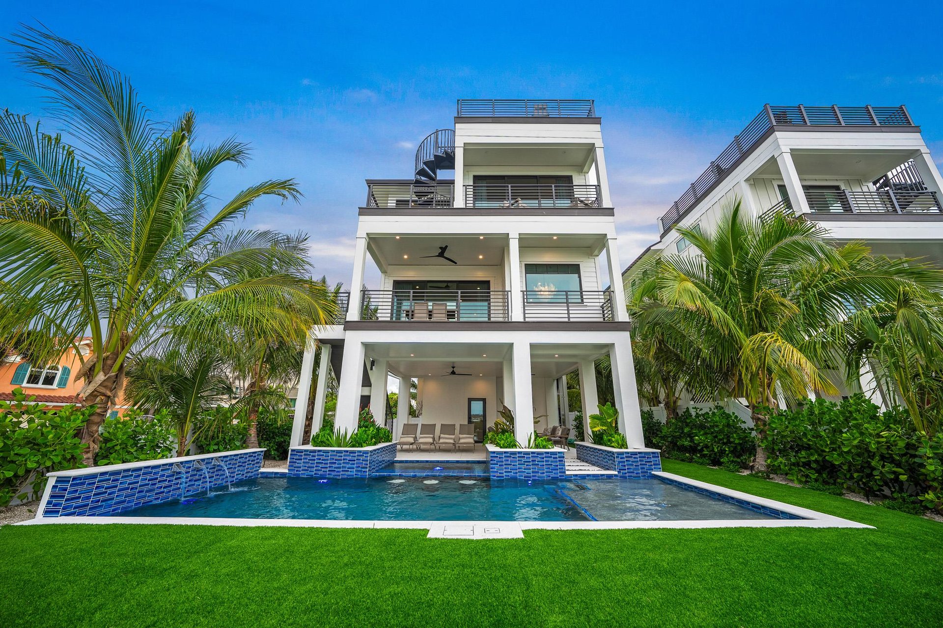 Private Pool Lounge Area