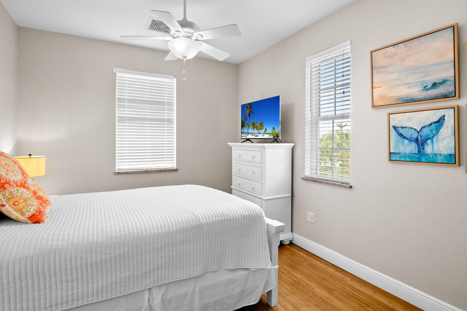 Third Bedroom, Queen