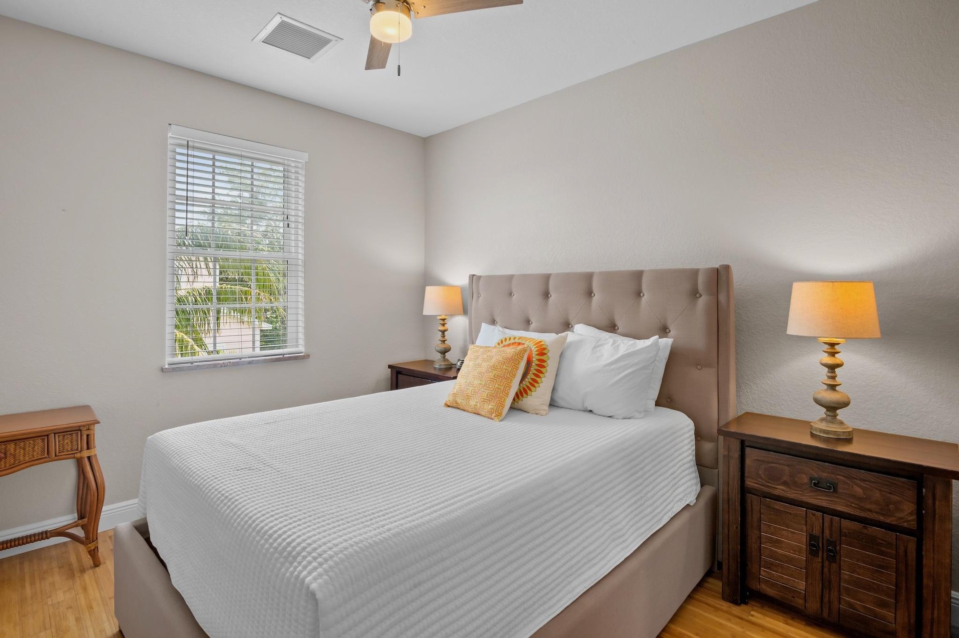 Fourth Bedroom, Queen