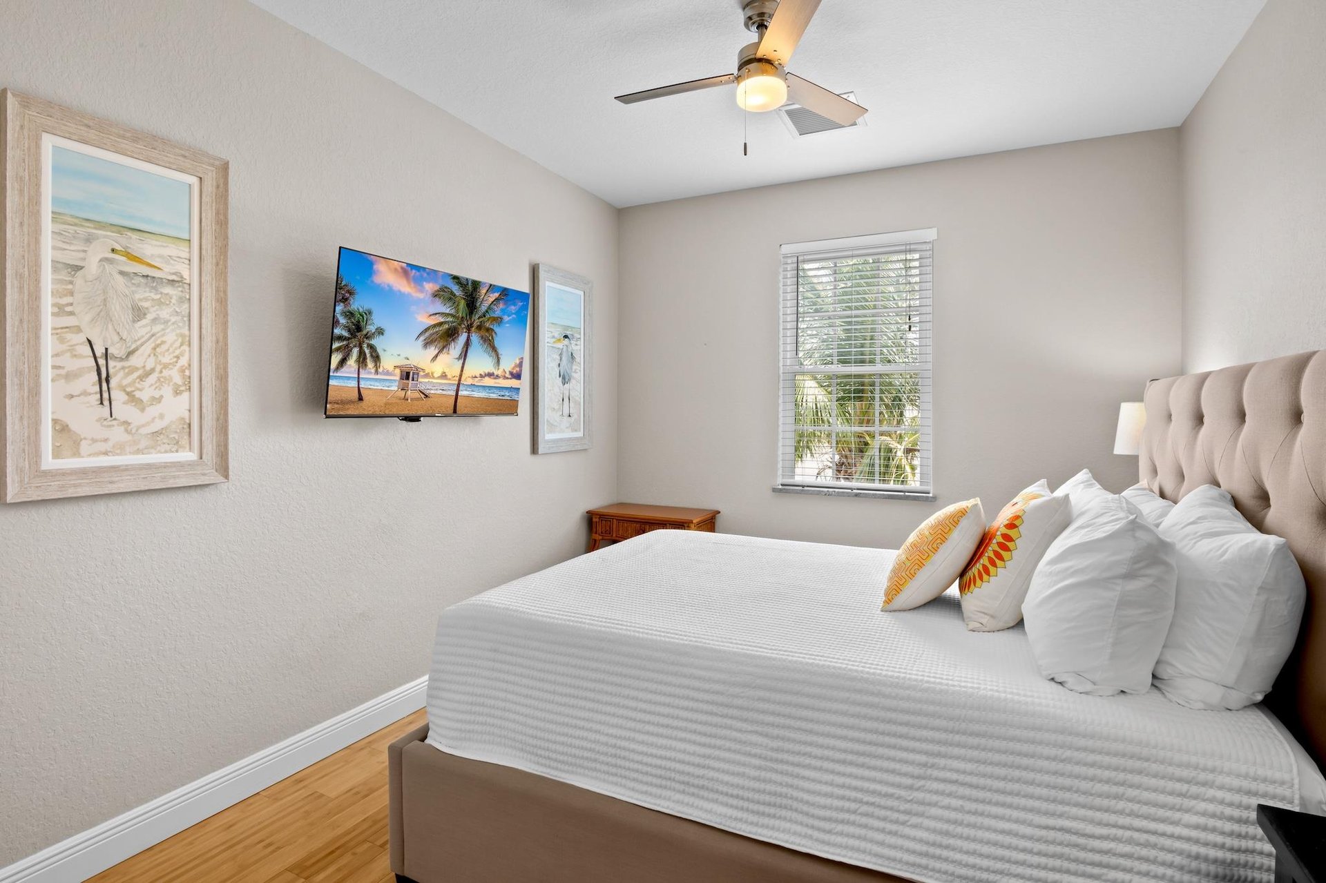 Fourth Bedroom, Queen