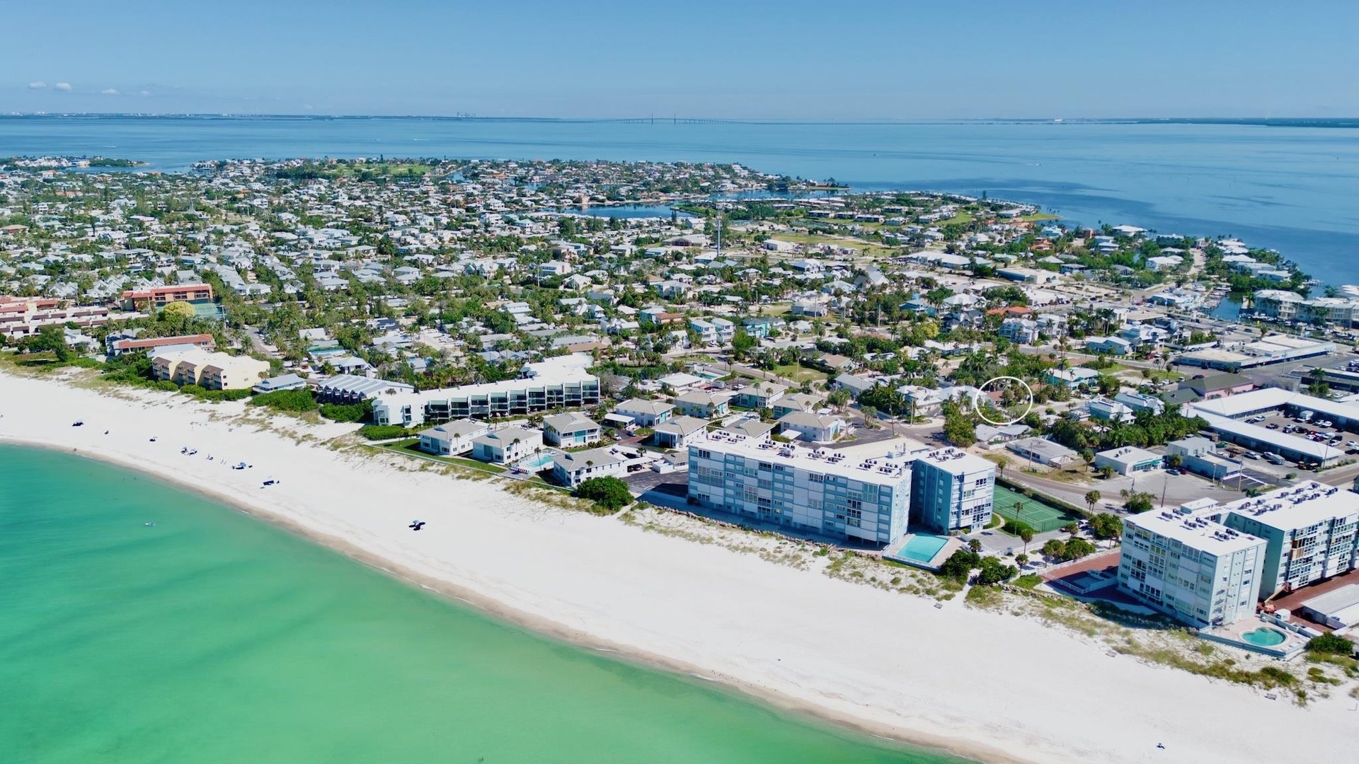 Close proximity to Gulf waters