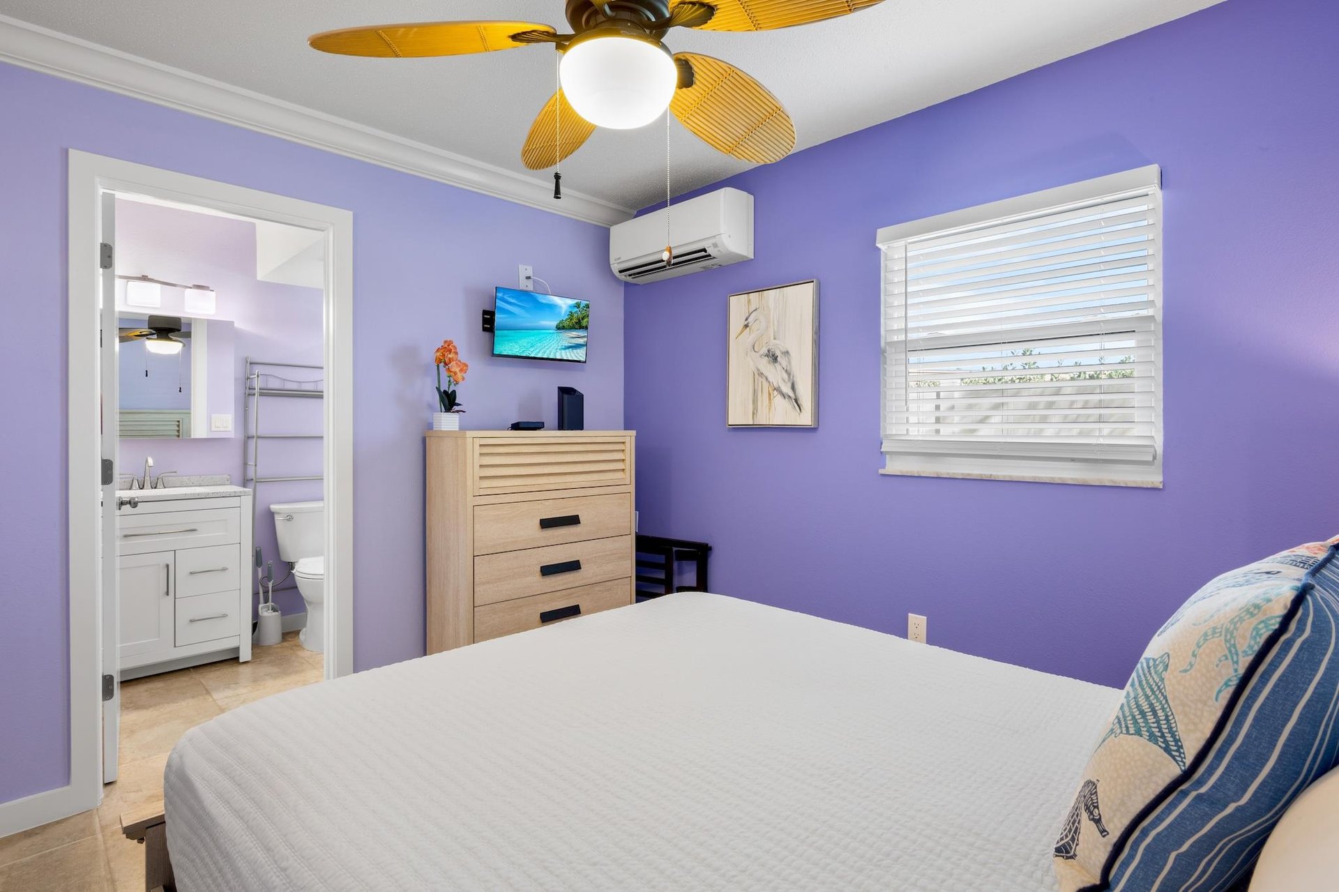 Primary Bedroom, Queen