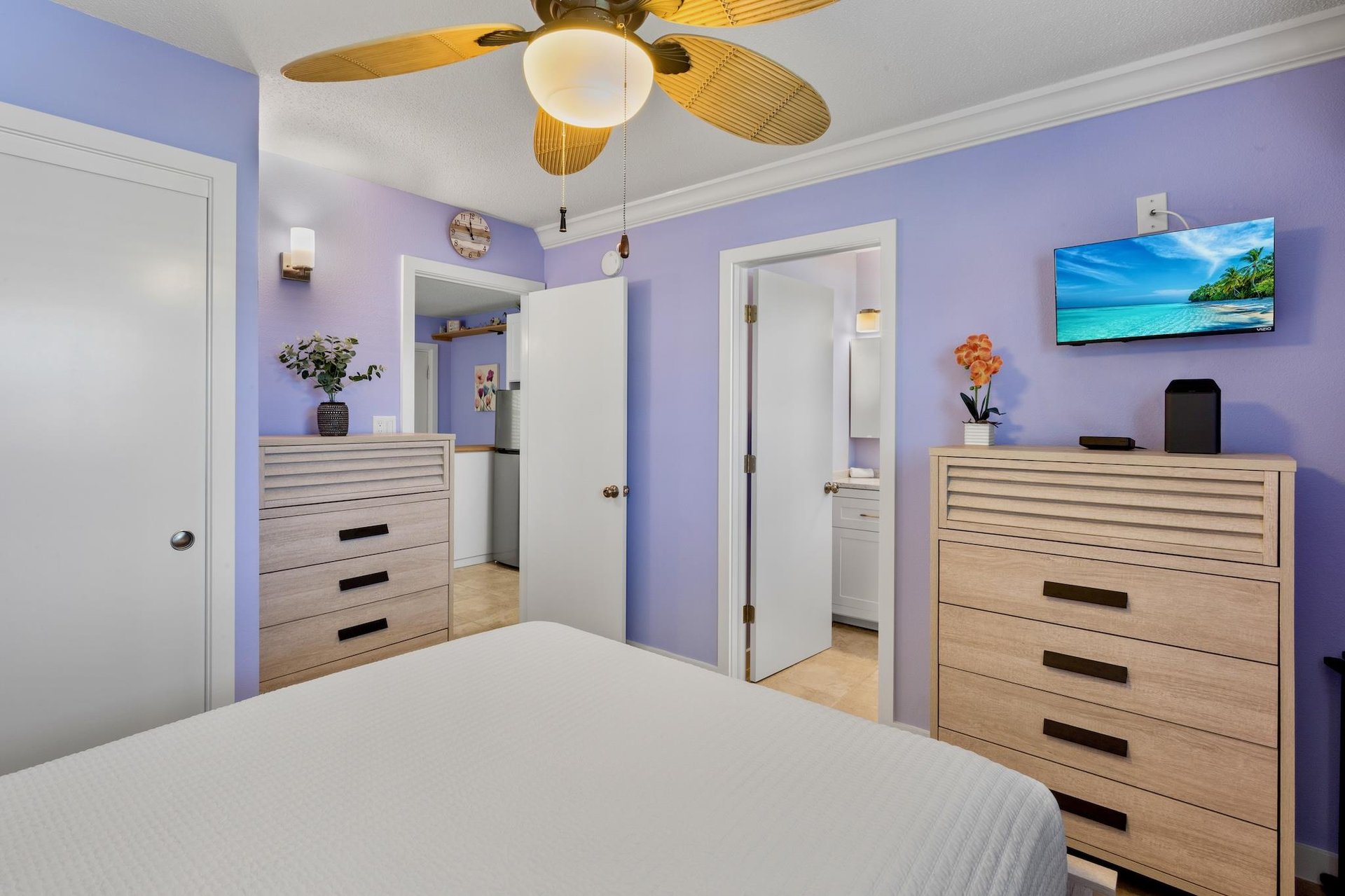 Primary Bedroom, Queen