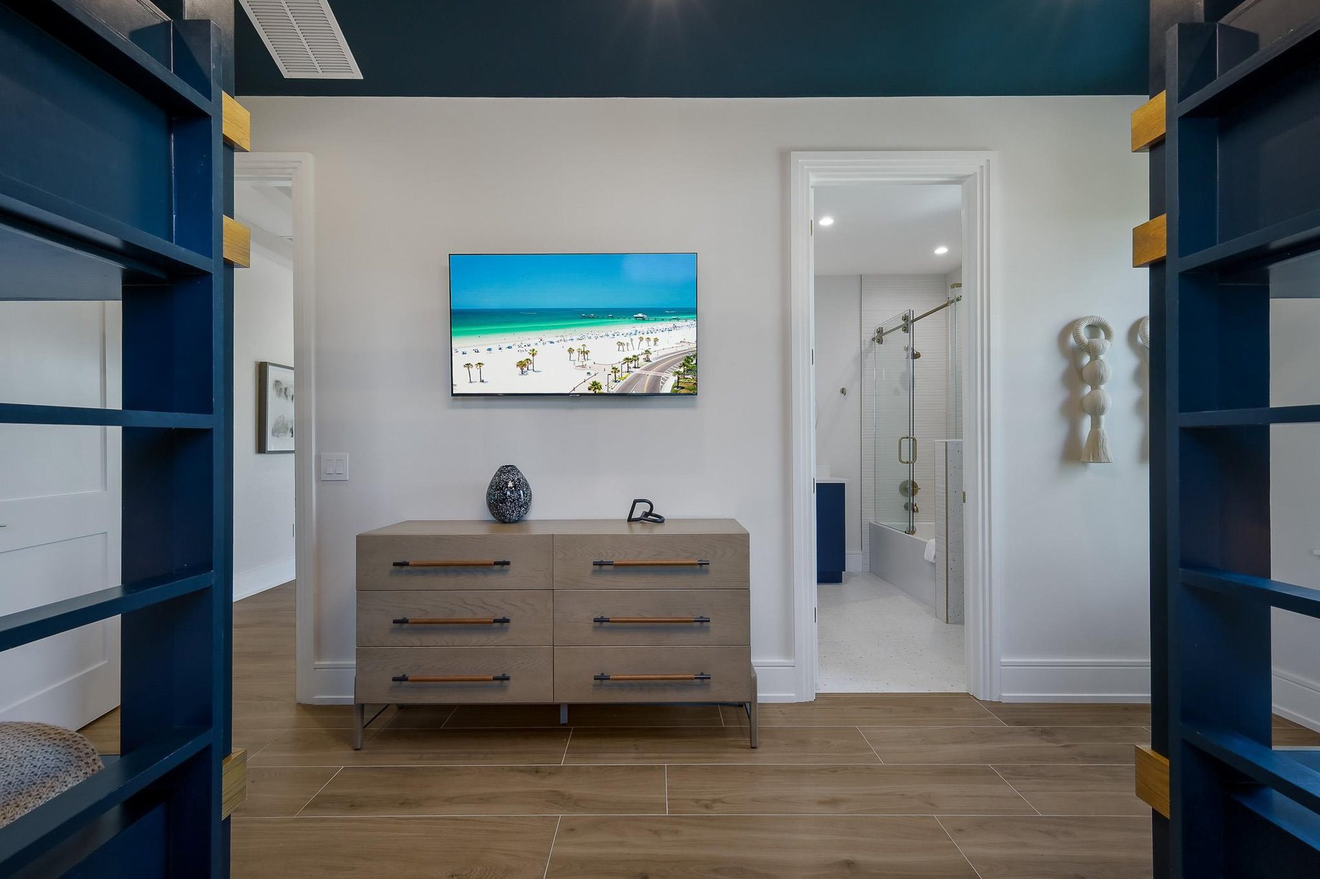 Tenth Bedroom  Two Queen Bunks with Tv