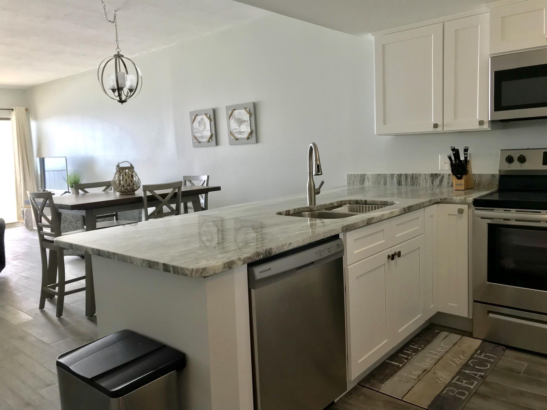 Tropical Winds 602 7