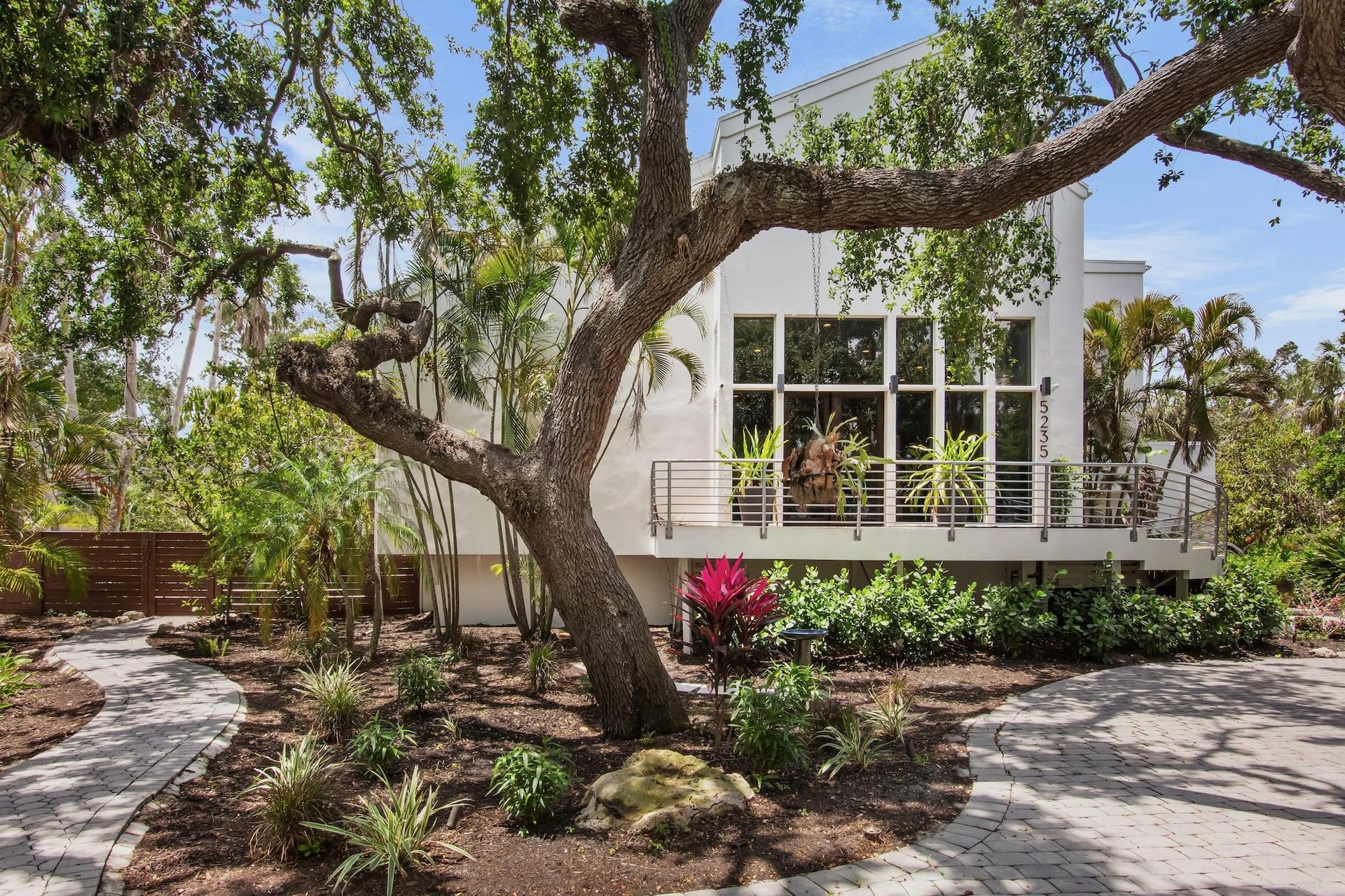 Casa Blanca by Siesta Key Luxury Rental Properties