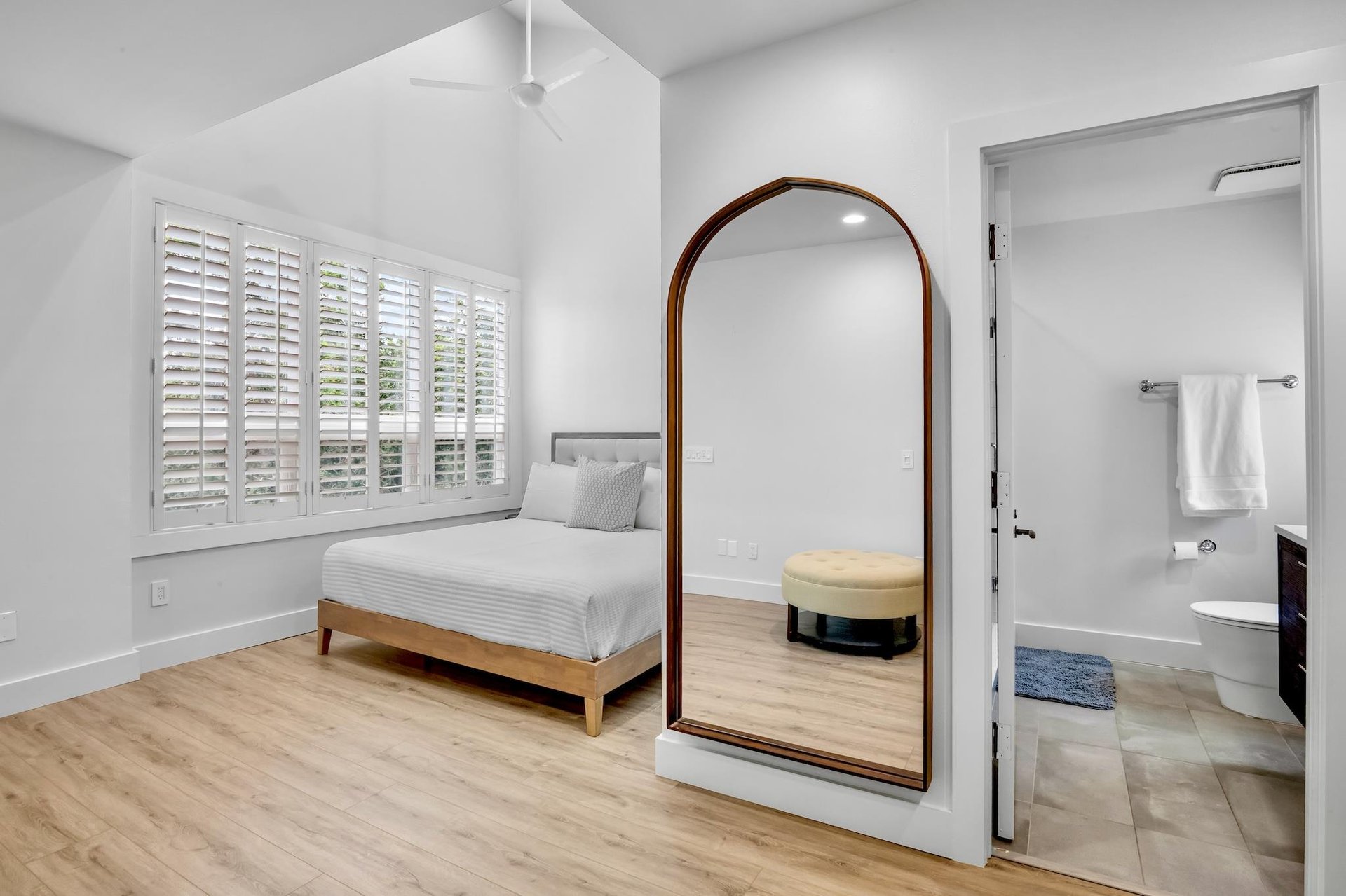 Second Bedroom, King